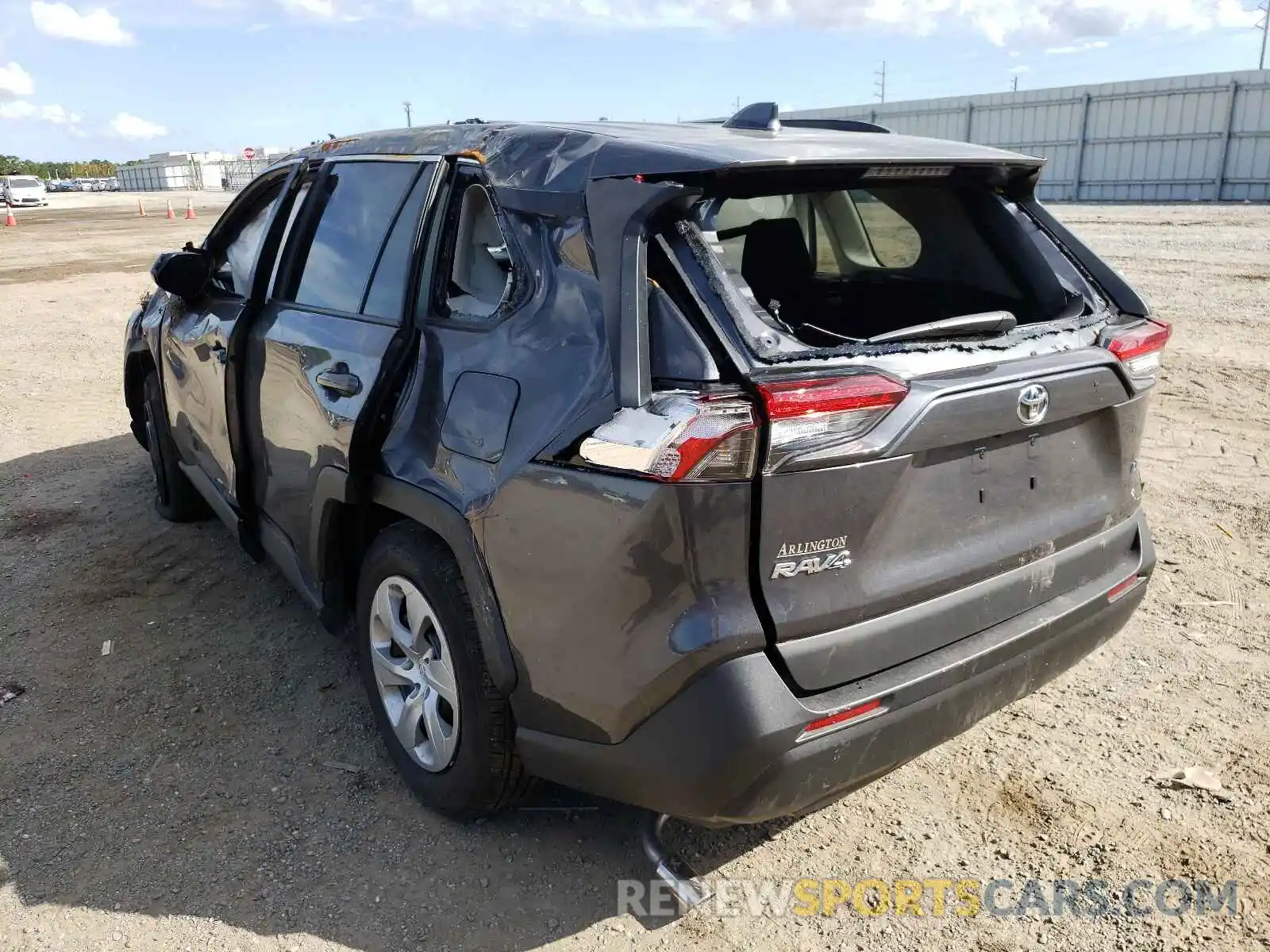 3 Photograph of a damaged car 2T3H1RFV0MW137111 TOYOTA RAV4 2021