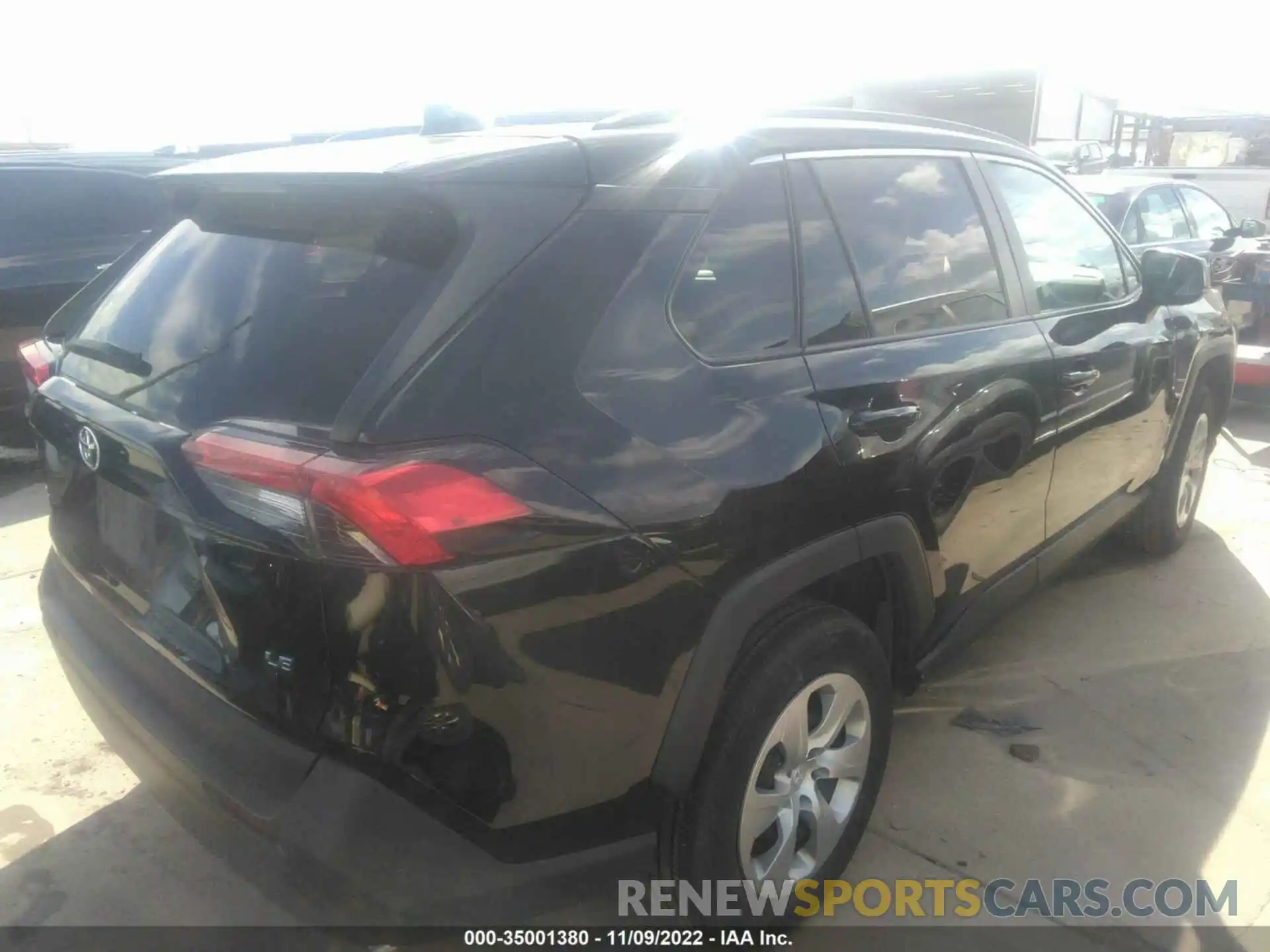 4 Photograph of a damaged car 2T3H1RFV0MW144527 TOYOTA RAV4 2021