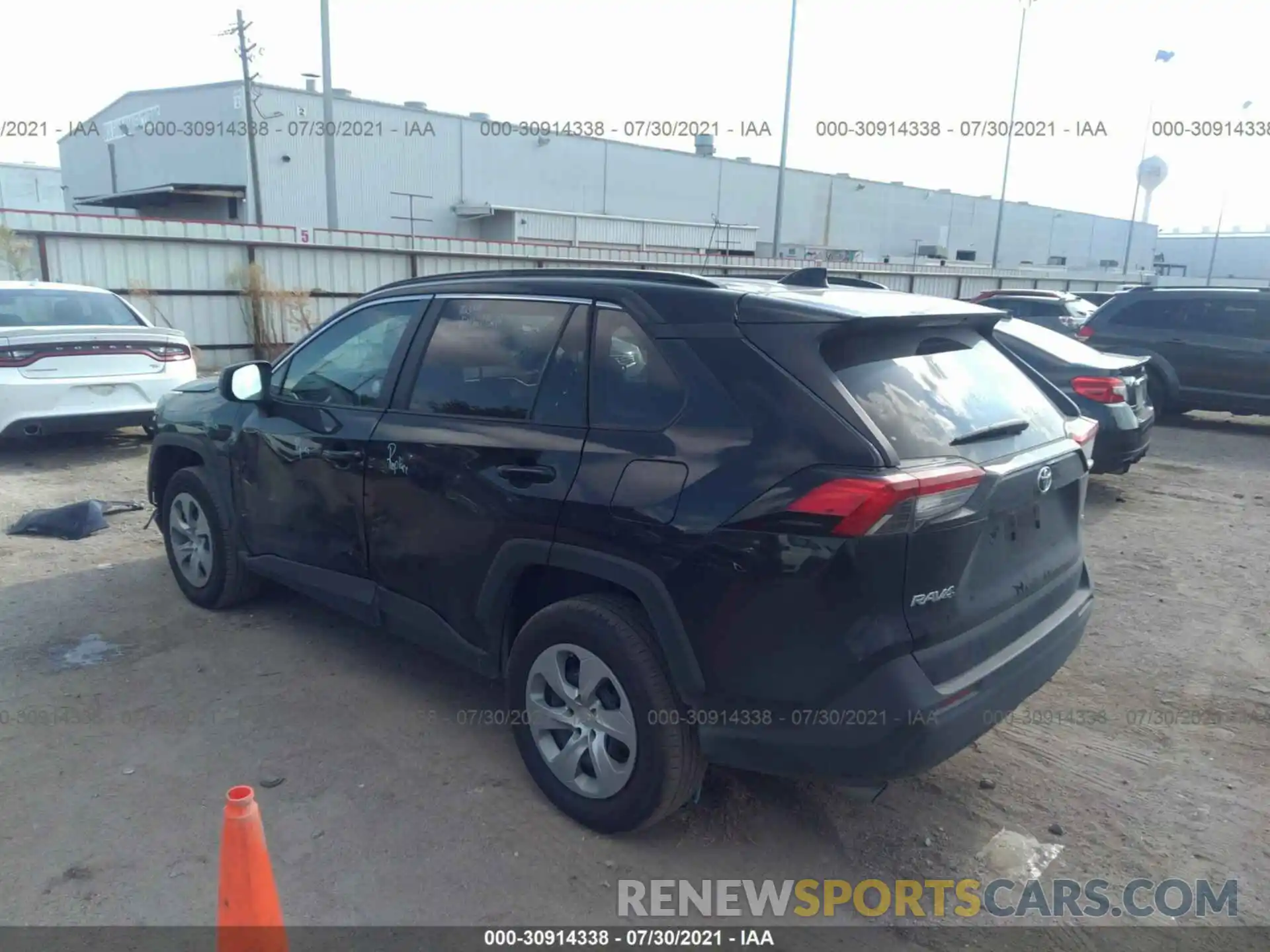 3 Фотография поврежденного автомобиля 2T3H1RFV0MW147928 TOYOTA RAV4 2021