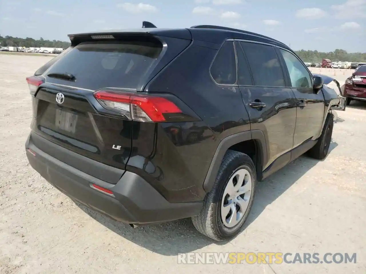 4 Photograph of a damaged car 2T3H1RFV0MW149968 TOYOTA RAV4 2021