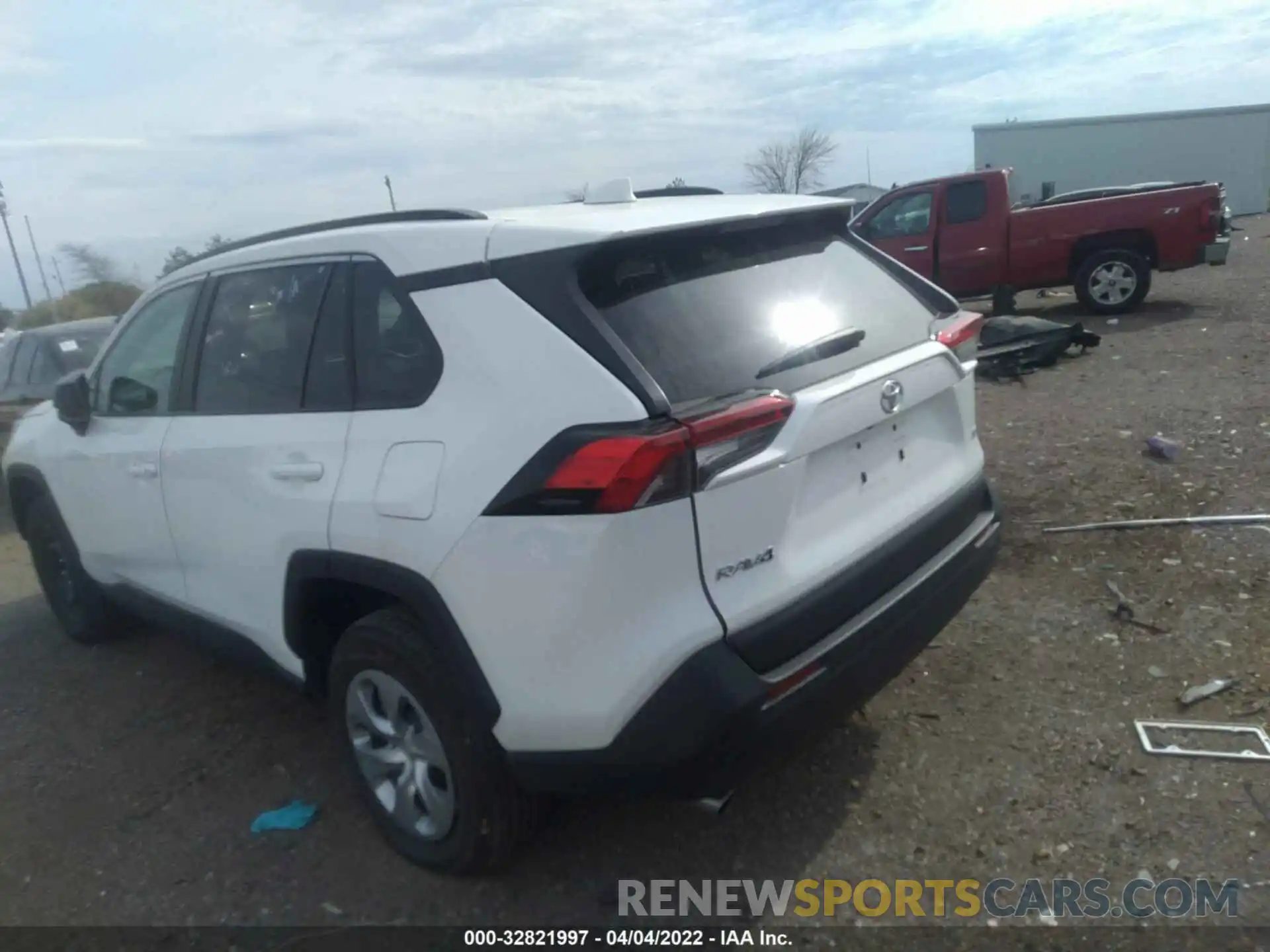 3 Photograph of a damaged car 2T3H1RFV0MW151087 TOYOTA RAV4 2021