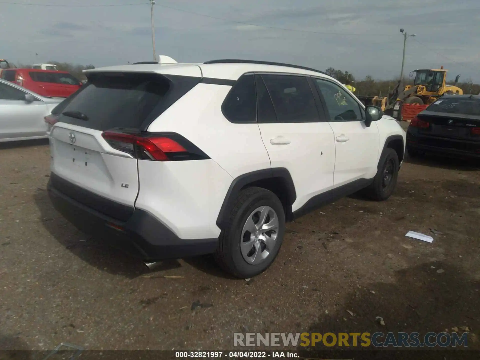 4 Photograph of a damaged car 2T3H1RFV0MW151087 TOYOTA RAV4 2021