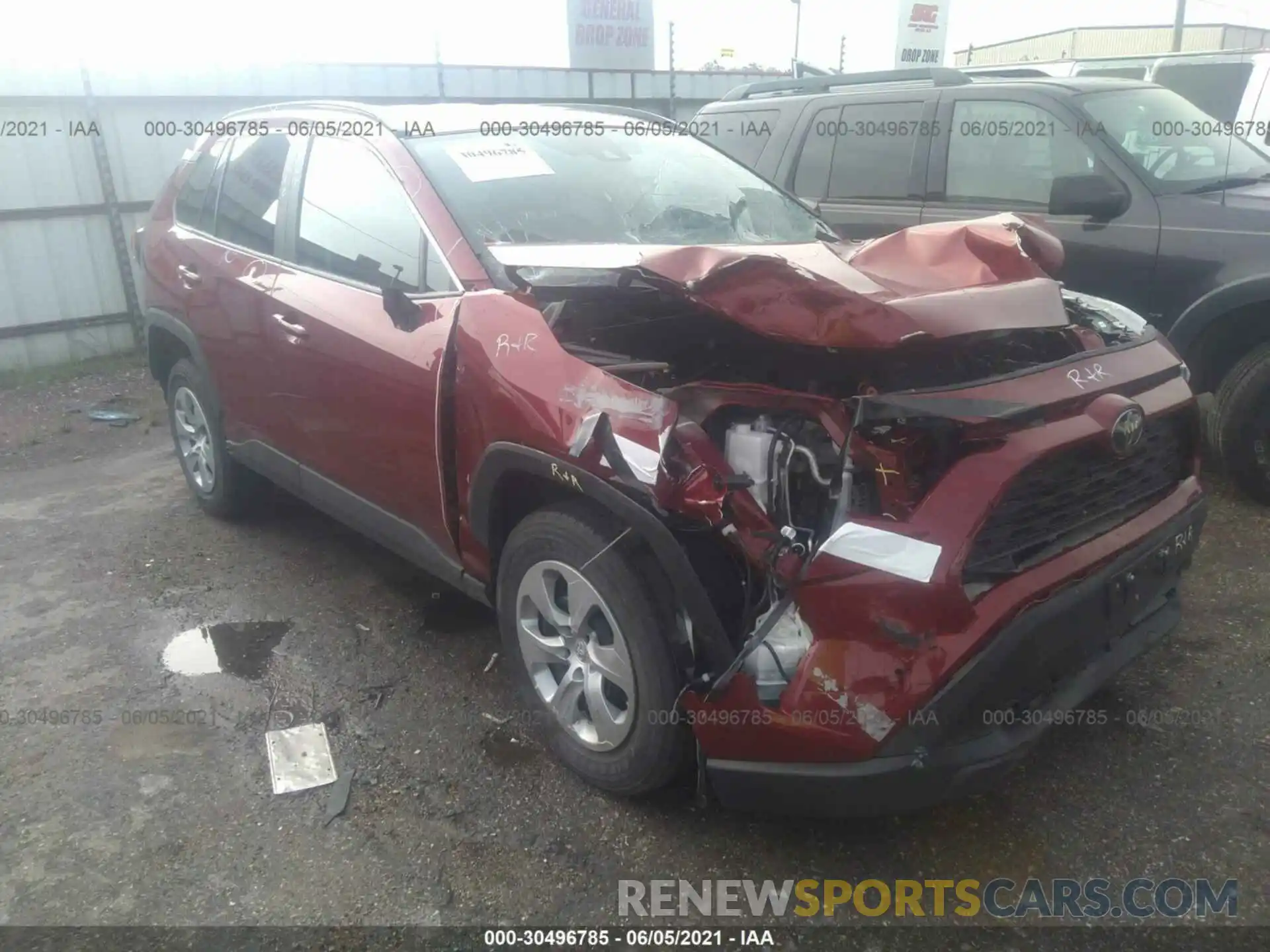 1 Photograph of a damaged car 2T3H1RFV1MC089619 TOYOTA RAV4 2021