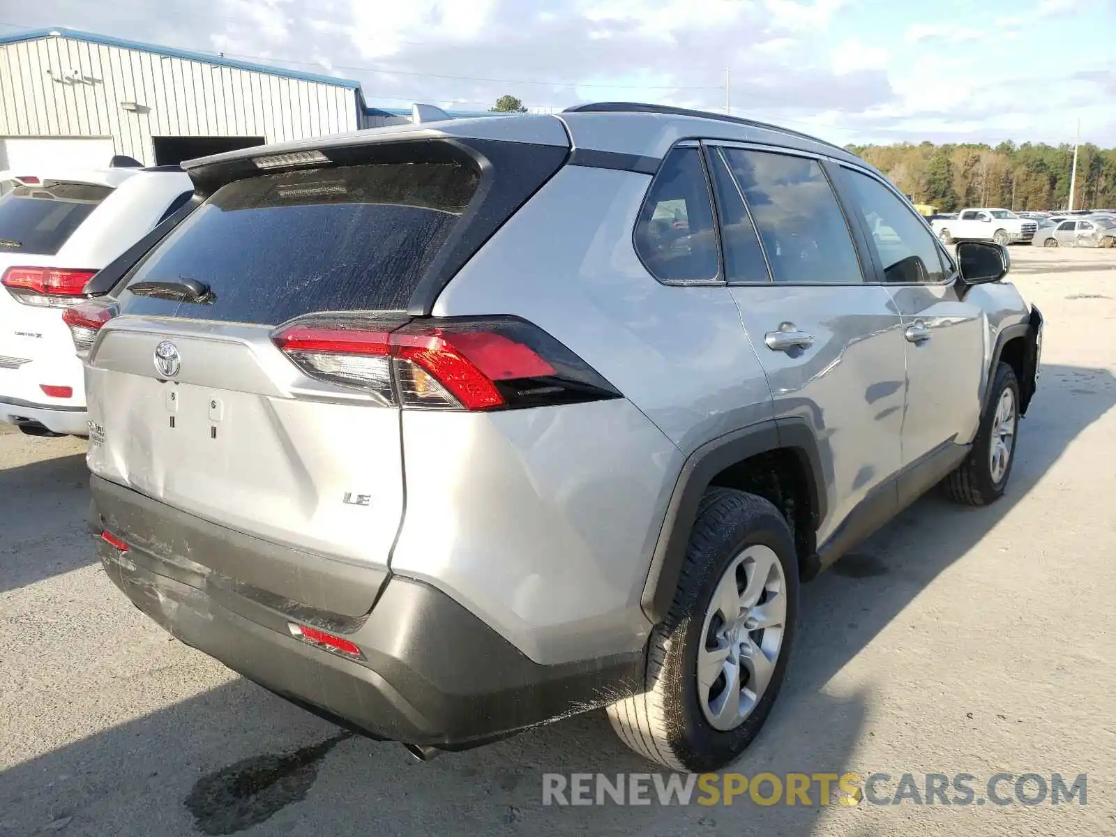 4 Photograph of a damaged car 2T3H1RFV1MC094206 TOYOTA RAV4 2021