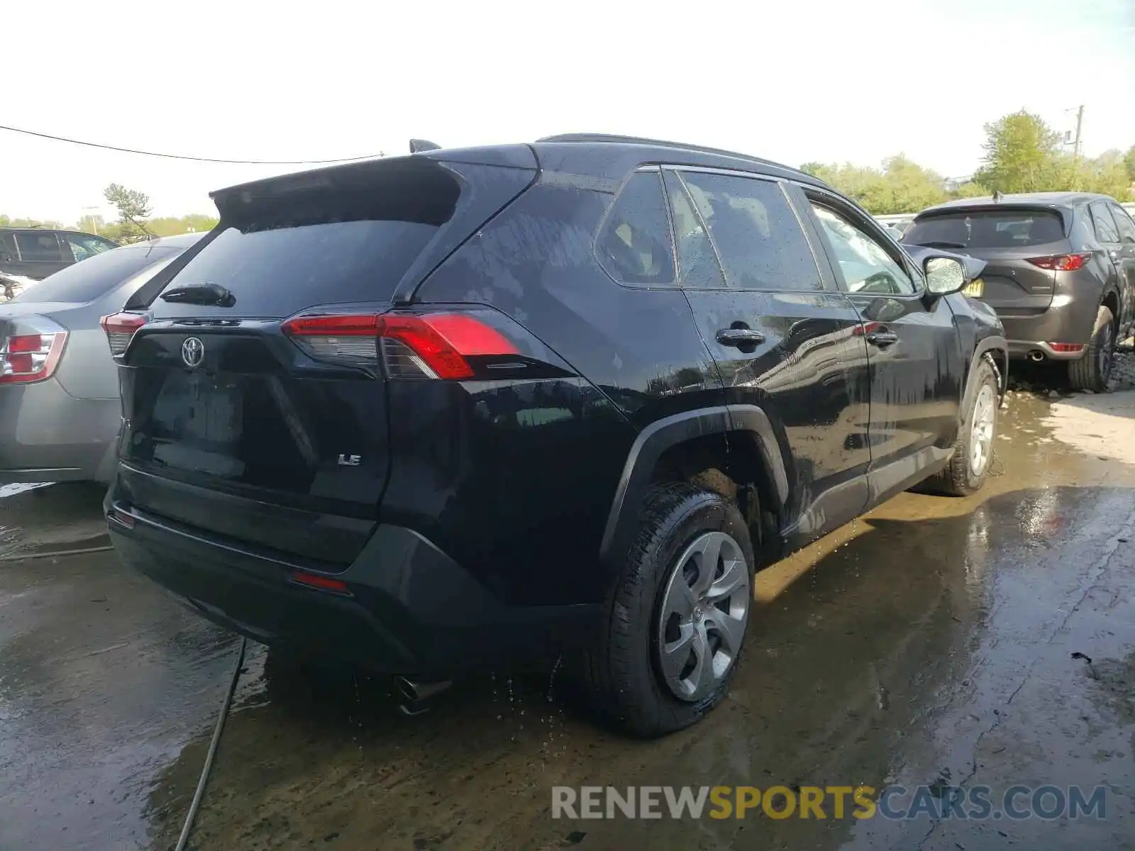 4 Photograph of a damaged car 2T3H1RFV1MC095629 TOYOTA RAV4 2021