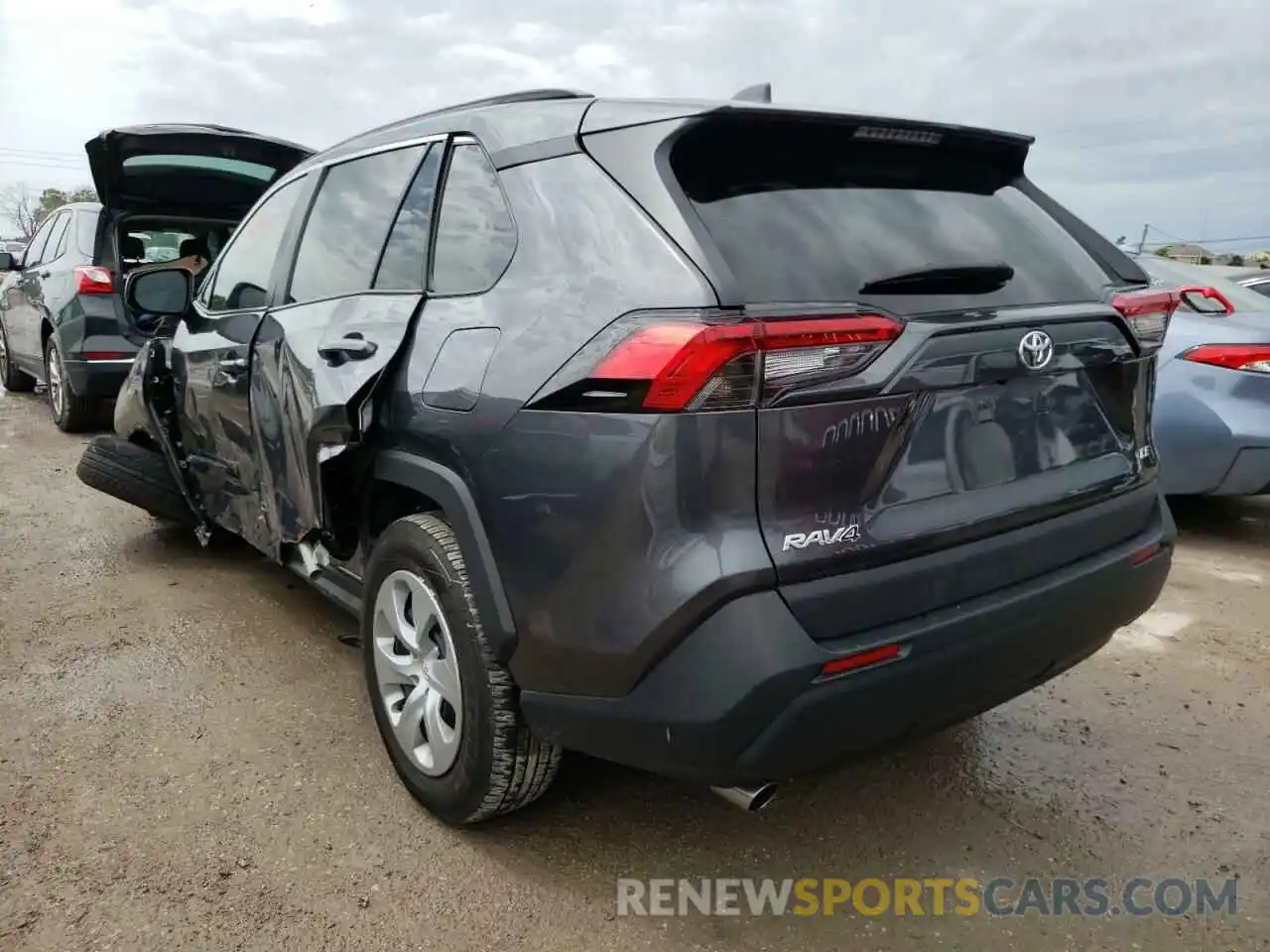 3 Photograph of a damaged car 2T3H1RFV1MC097848 TOYOTA RAV4 2021