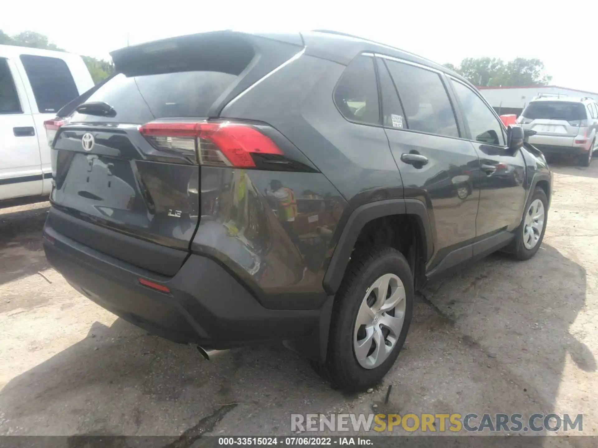 4 Photograph of a damaged car 2T3H1RFV1MC100926 TOYOTA RAV4 2021