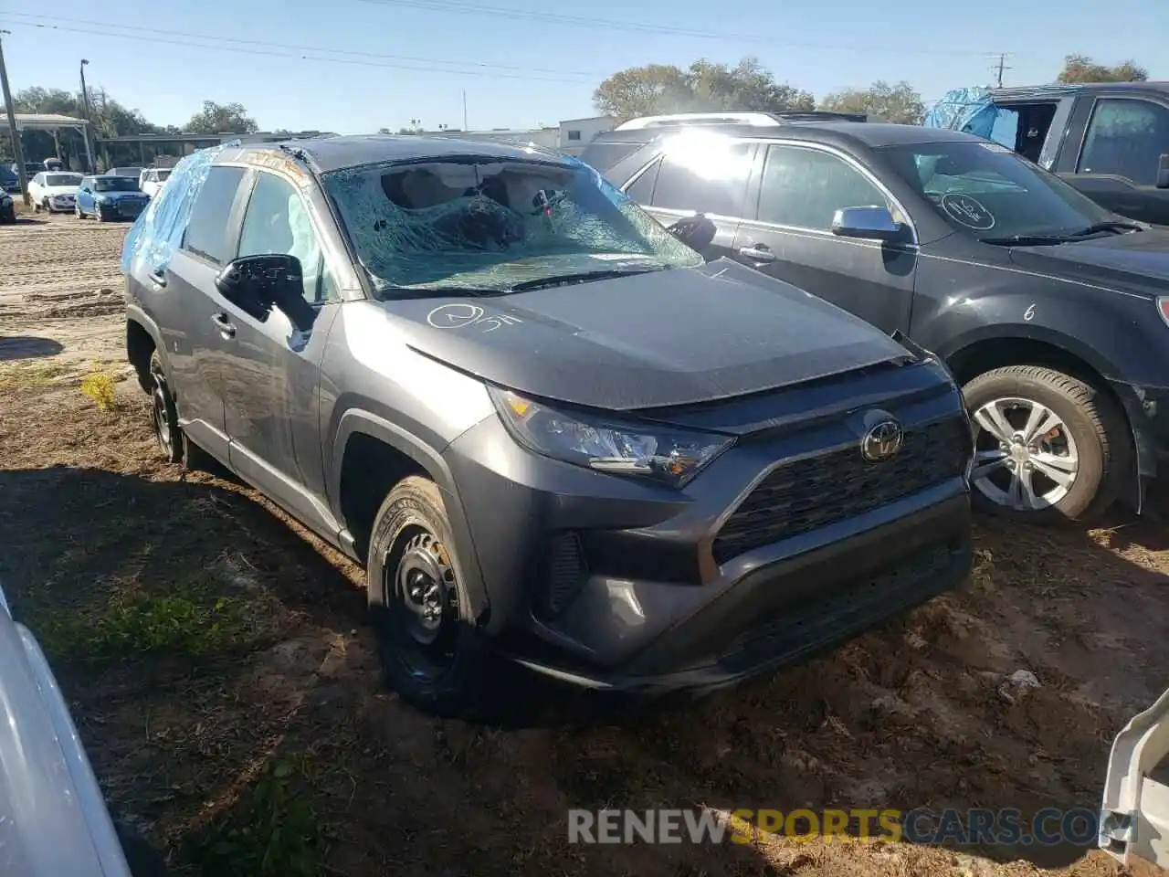 1 Photograph of a damaged car 2T3H1RFV1MC109030 TOYOTA RAV4 2021