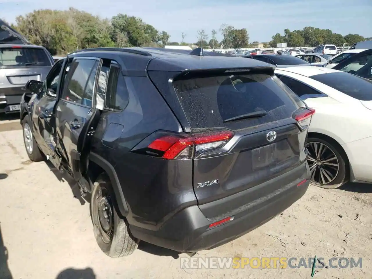 3 Photograph of a damaged car 2T3H1RFV1MC109030 TOYOTA RAV4 2021