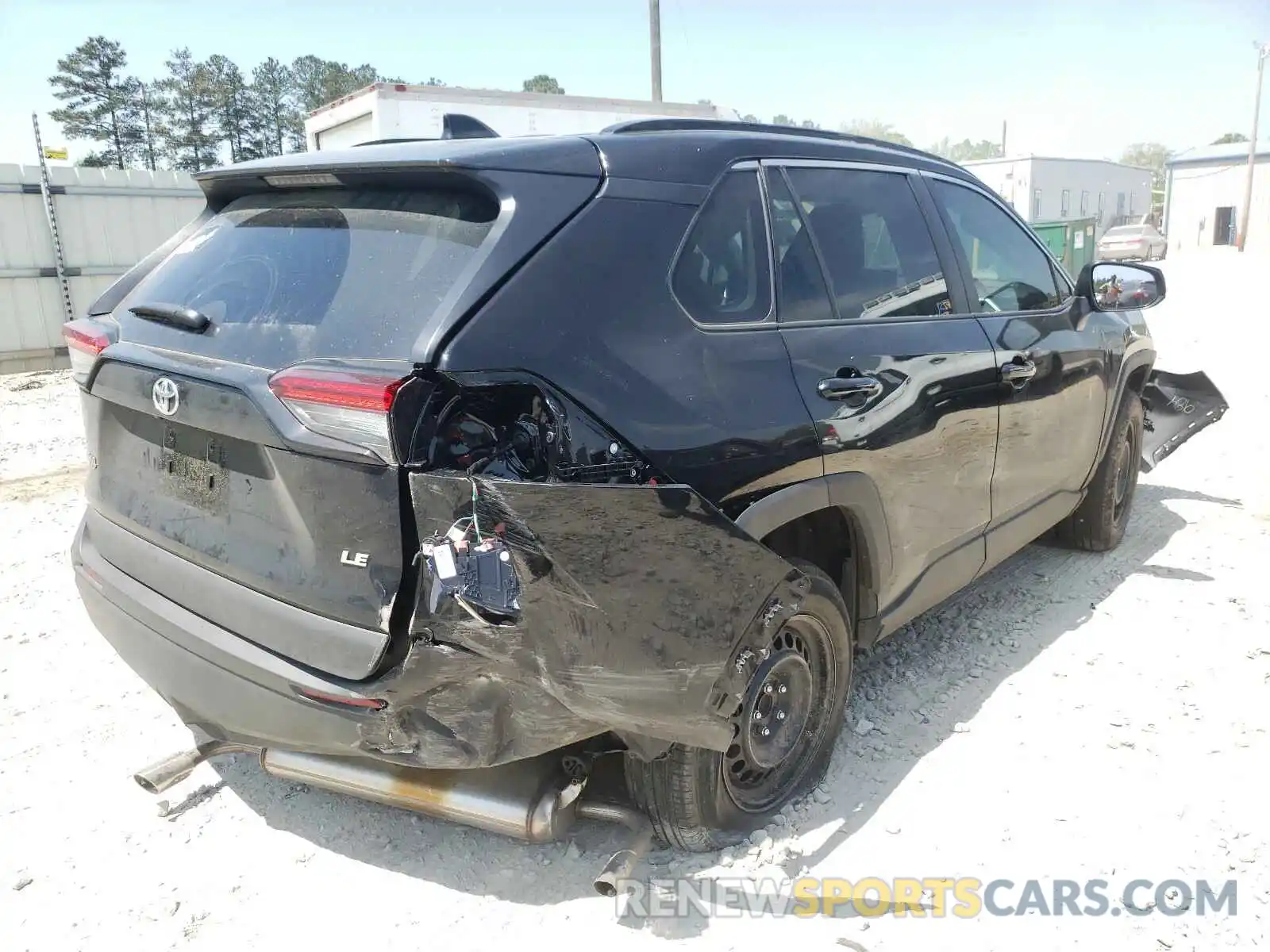 4 Photograph of a damaged car 2T3H1RFV1MC109500 TOYOTA RAV4 2021