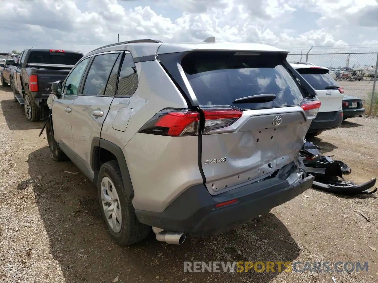 3 Photograph of a damaged car 2T3H1RFV1MC129925 TOYOTA RAV4 2021