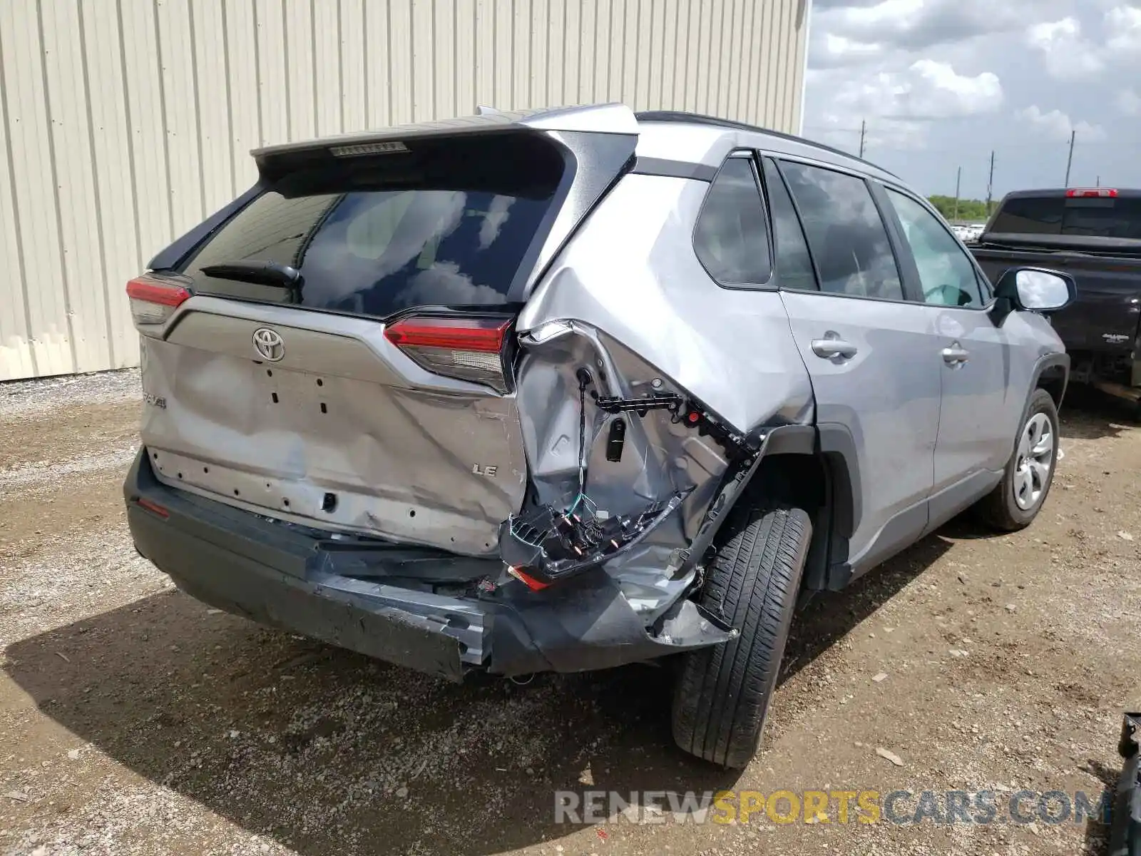 4 Photograph of a damaged car 2T3H1RFV1MC129925 TOYOTA RAV4 2021