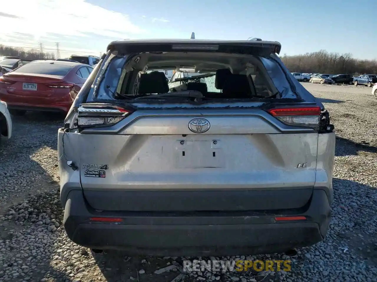 6 Photograph of a damaged car 2T3H1RFV1MC131688 TOYOTA RAV4 2021