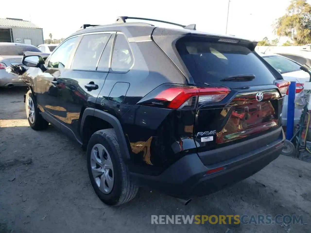 3 Фотография поврежденного автомобиля 2T3H1RFV1MC138656 TOYOTA RAV4 2021