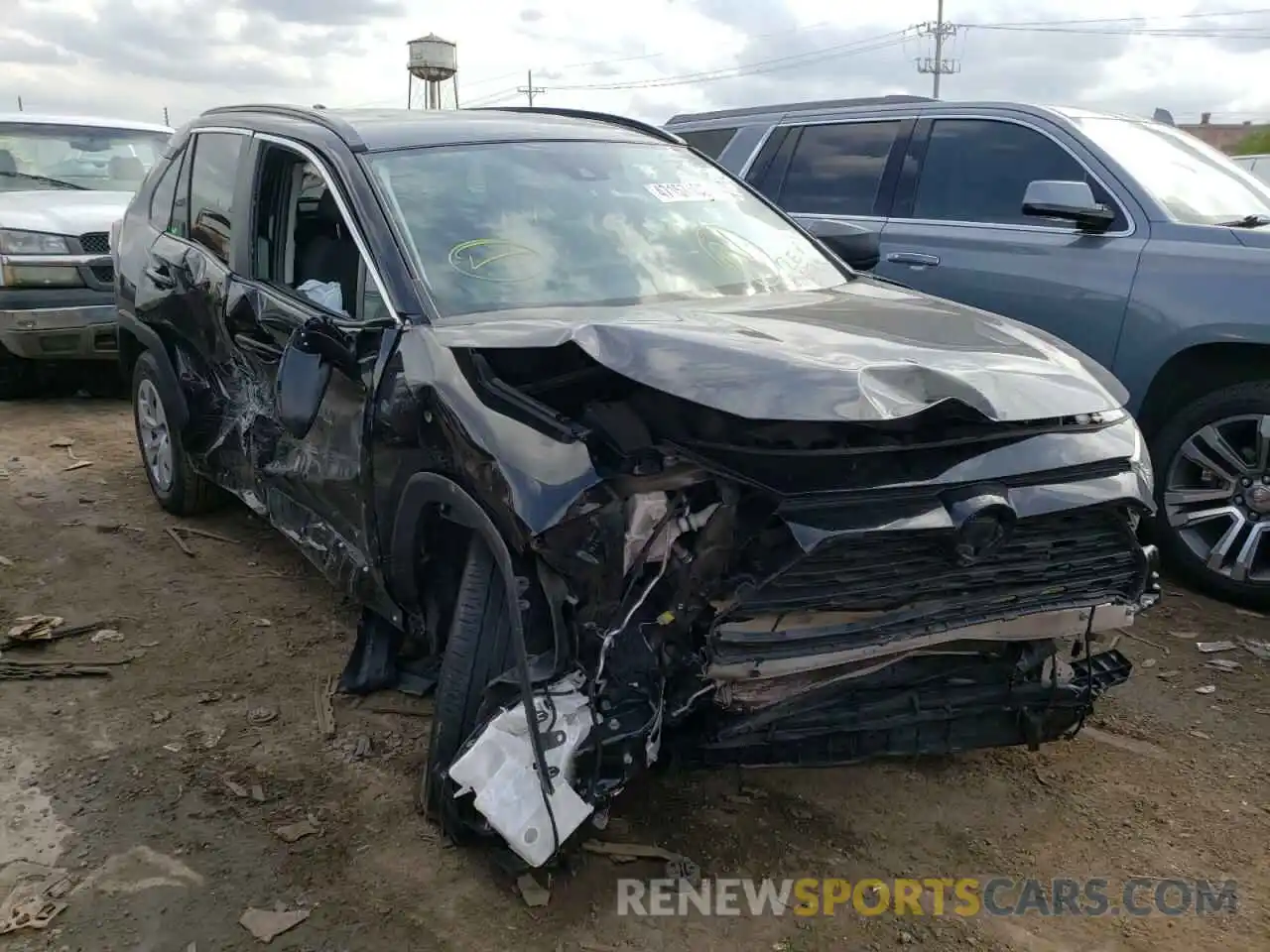 1 Photograph of a damaged car 2T3H1RFV1MC156512 TOYOTA RAV4 2021