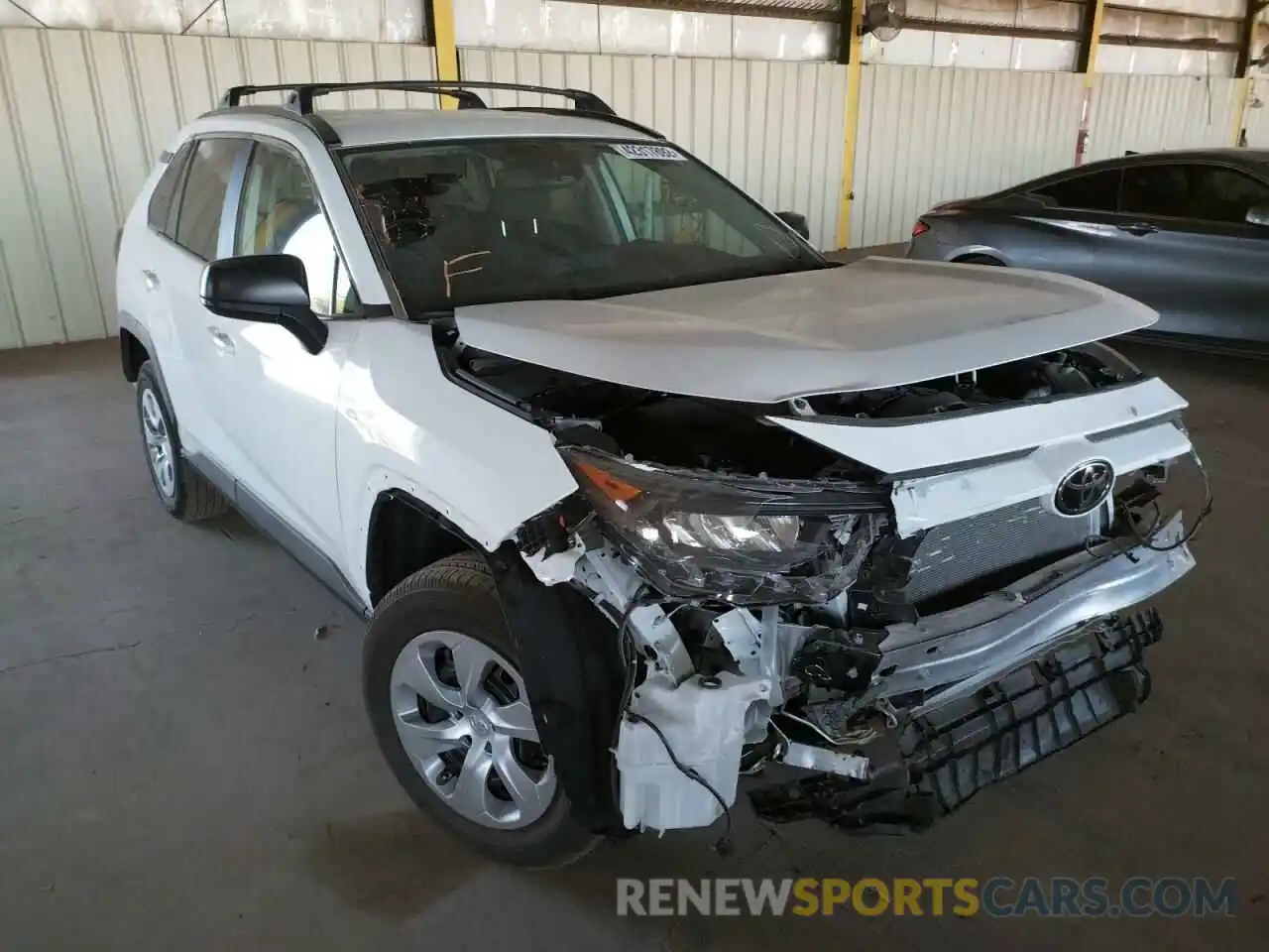 1 Photograph of a damaged car 2T3H1RFV1MC162262 TOYOTA RAV4 2021