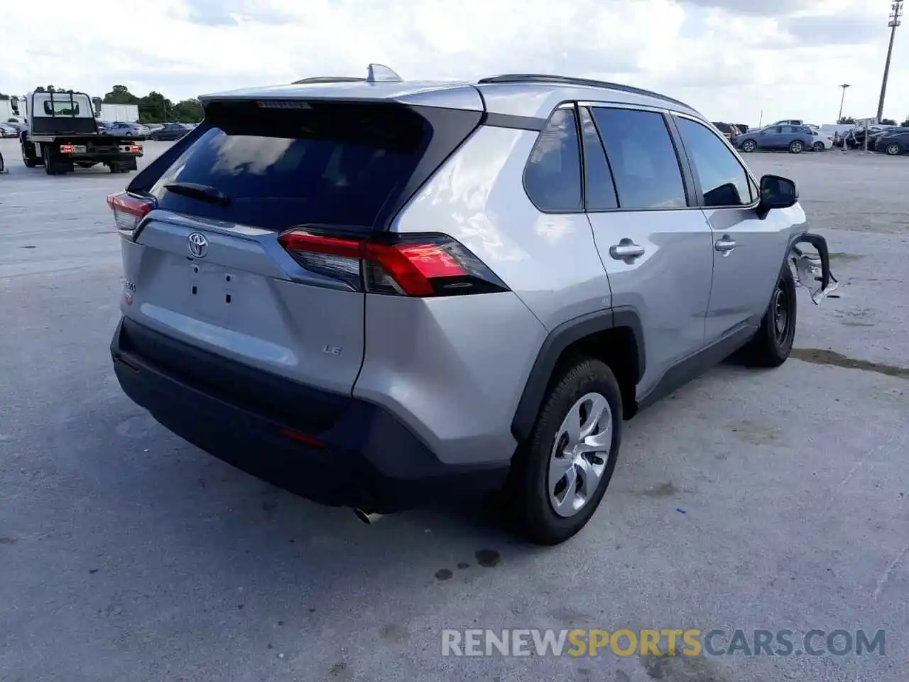 4 Photograph of a damaged car 2T3H1RFV1MC171804 TOYOTA RAV4 2021