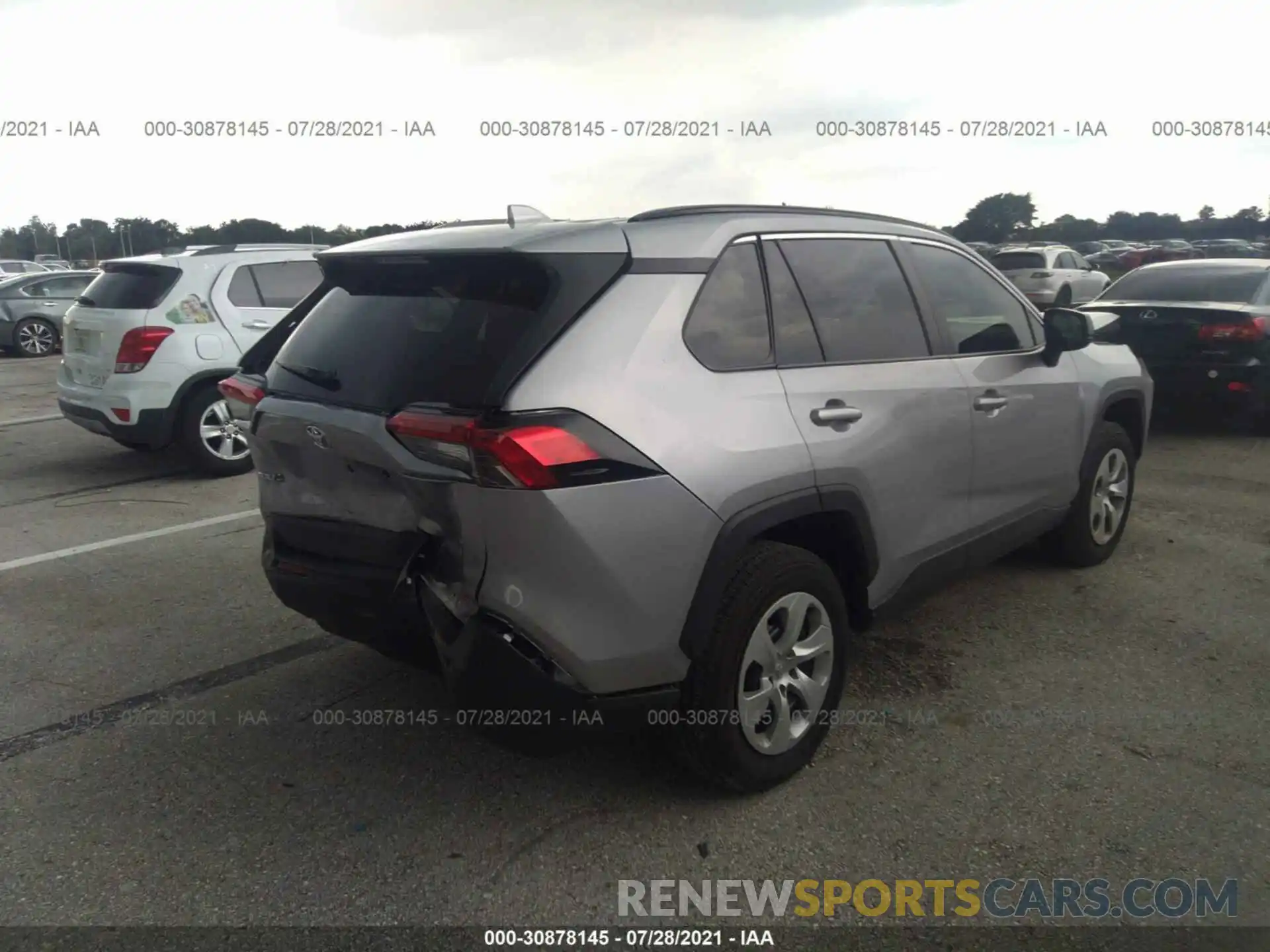 4 Photograph of a damaged car 2T3H1RFV1MW127817 TOYOTA RAV4 2021