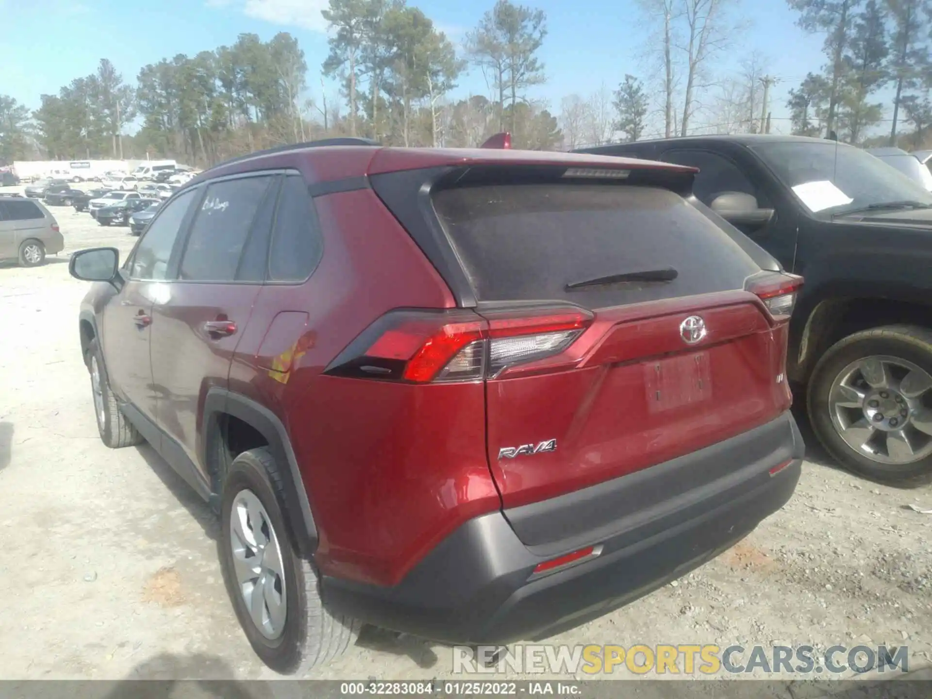 3 Photograph of a damaged car 2T3H1RFV1MW144200 TOYOTA RAV4 2021