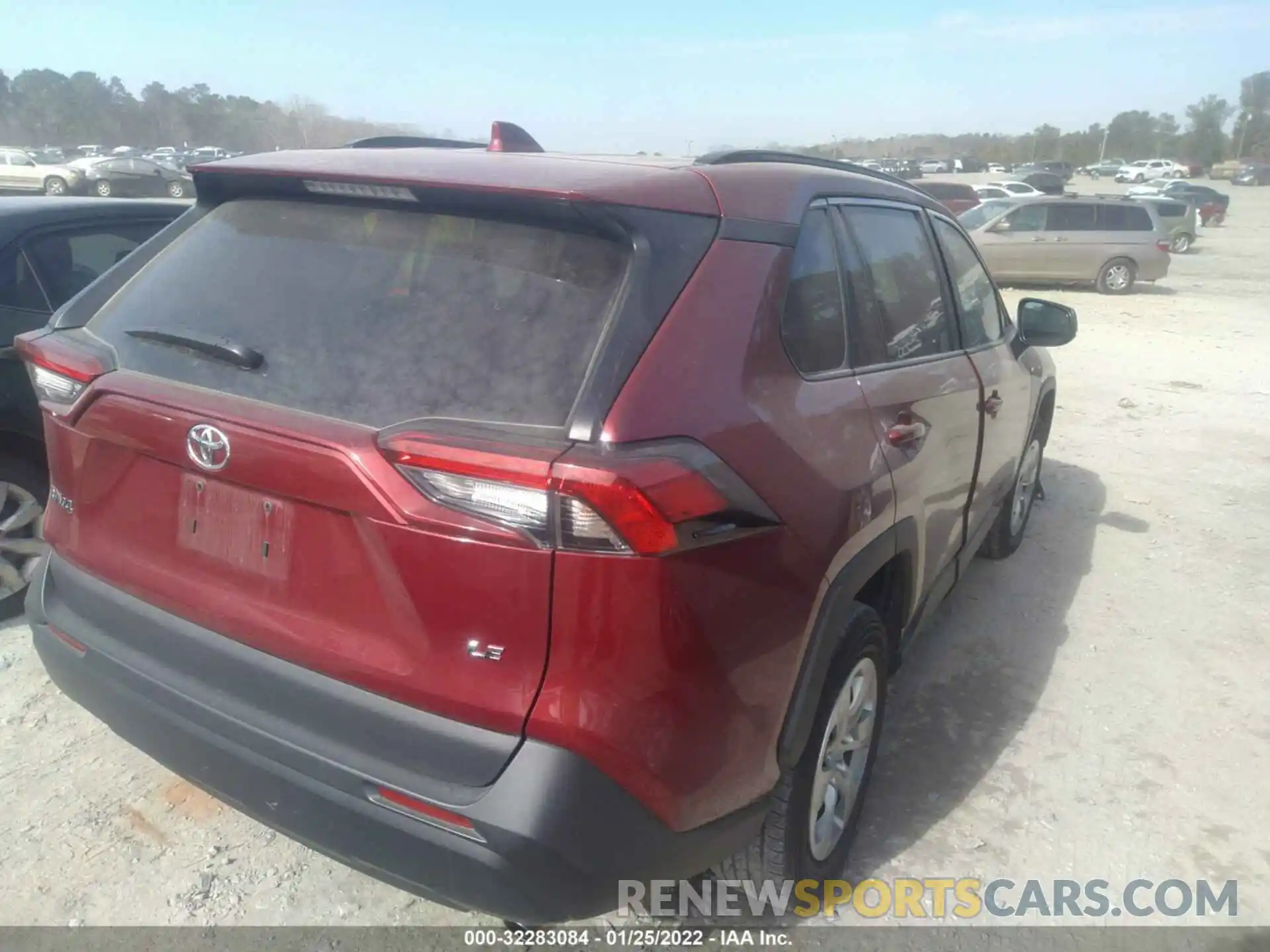 4 Photograph of a damaged car 2T3H1RFV1MW144200 TOYOTA RAV4 2021