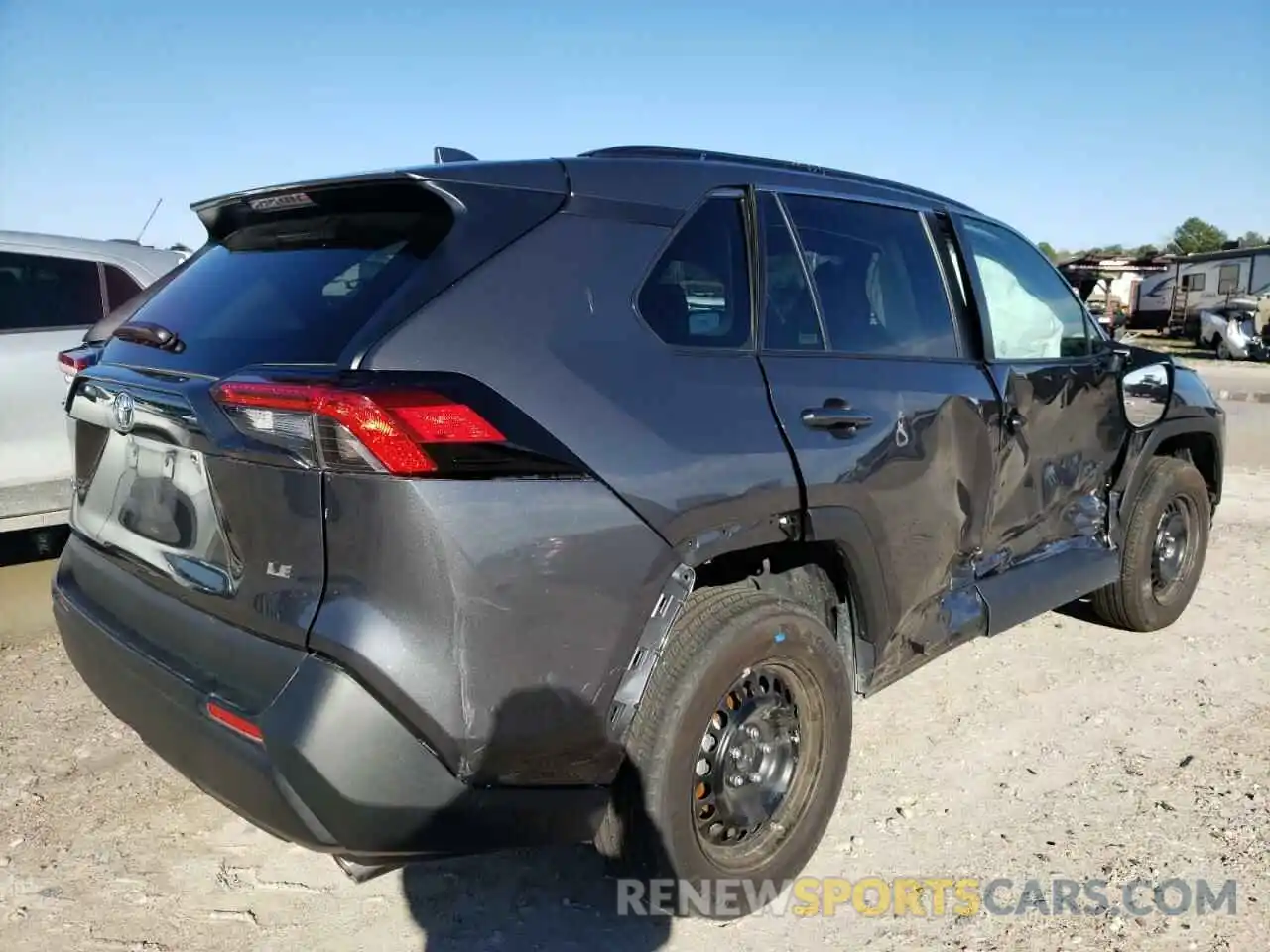 4 Photograph of a damaged car 2T3H1RFV1MW150045 TOYOTA RAV4 2021