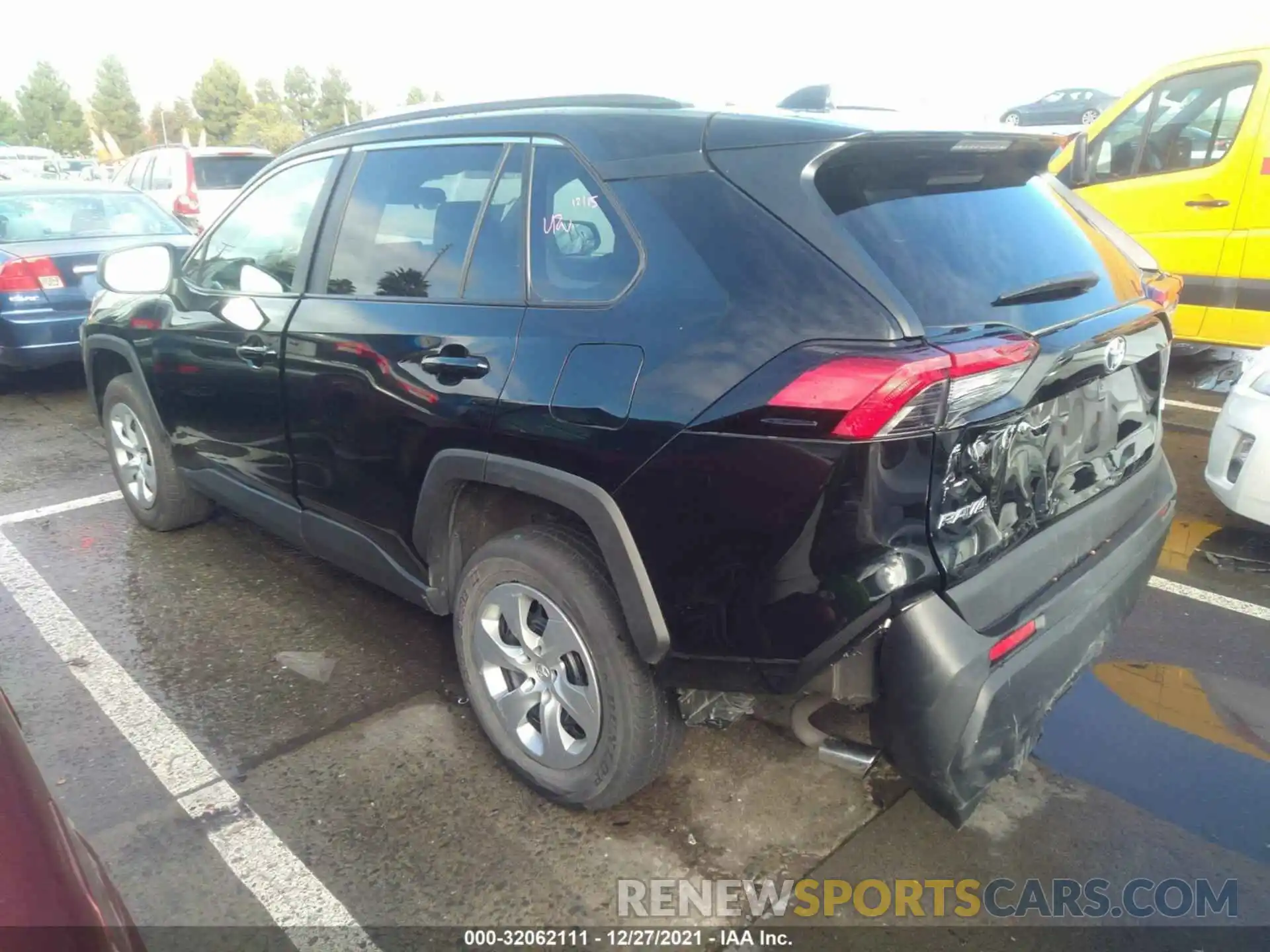 3 Photograph of a damaged car 2T3H1RFV1MW150062 TOYOTA RAV4 2021