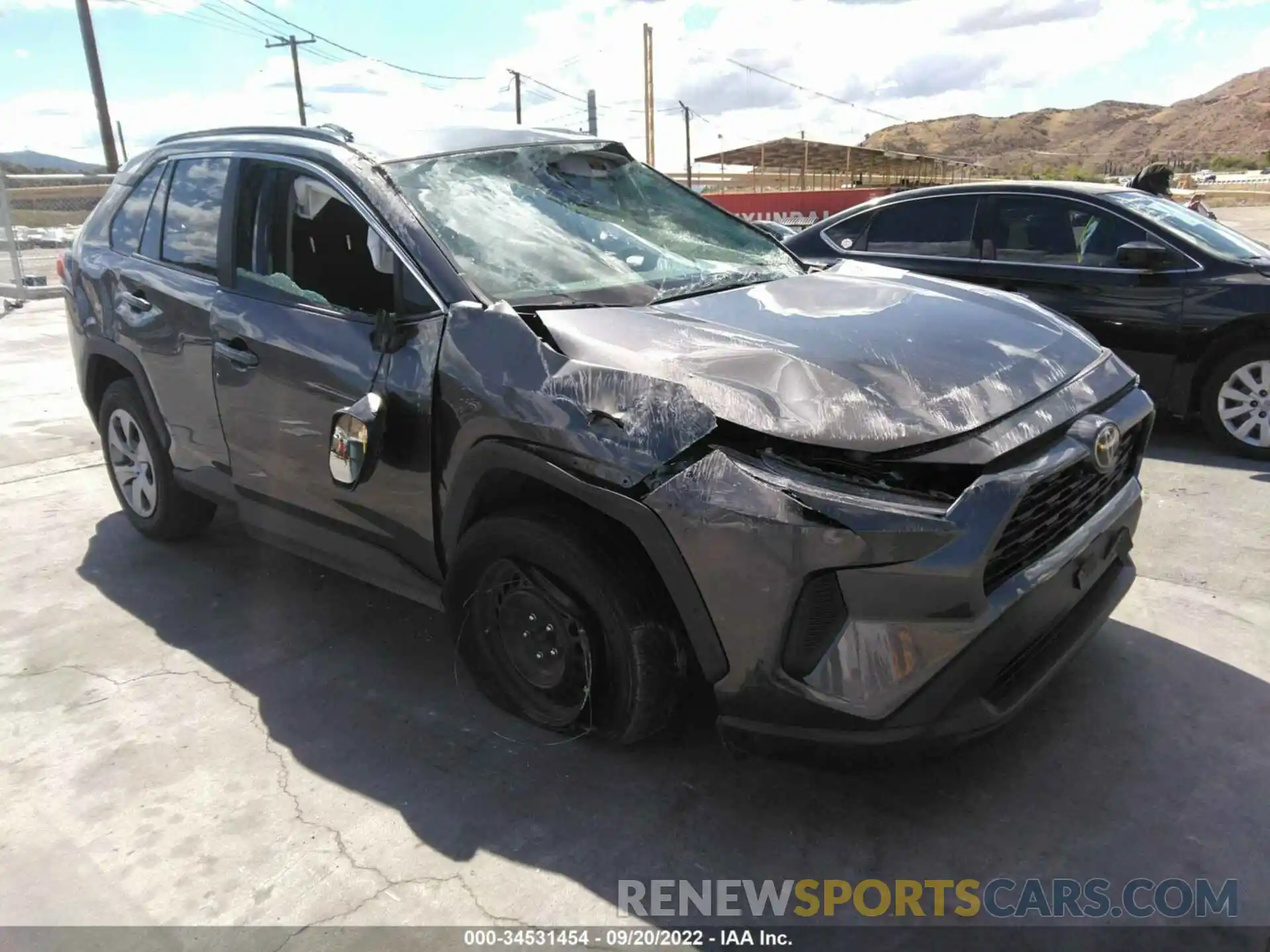 1 Photograph of a damaged car 2T3H1RFV2MC092156 TOYOTA RAV4 2021