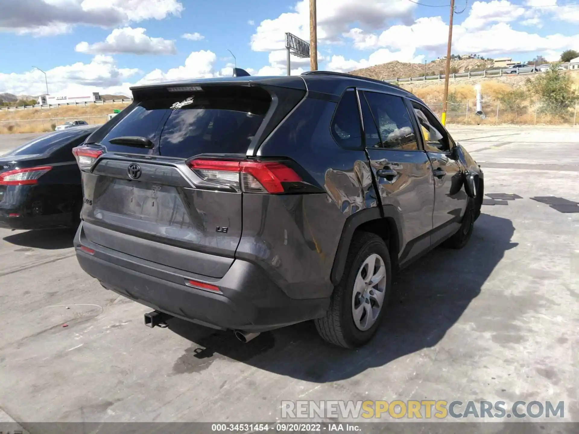 4 Photograph of a damaged car 2T3H1RFV2MC092156 TOYOTA RAV4 2021