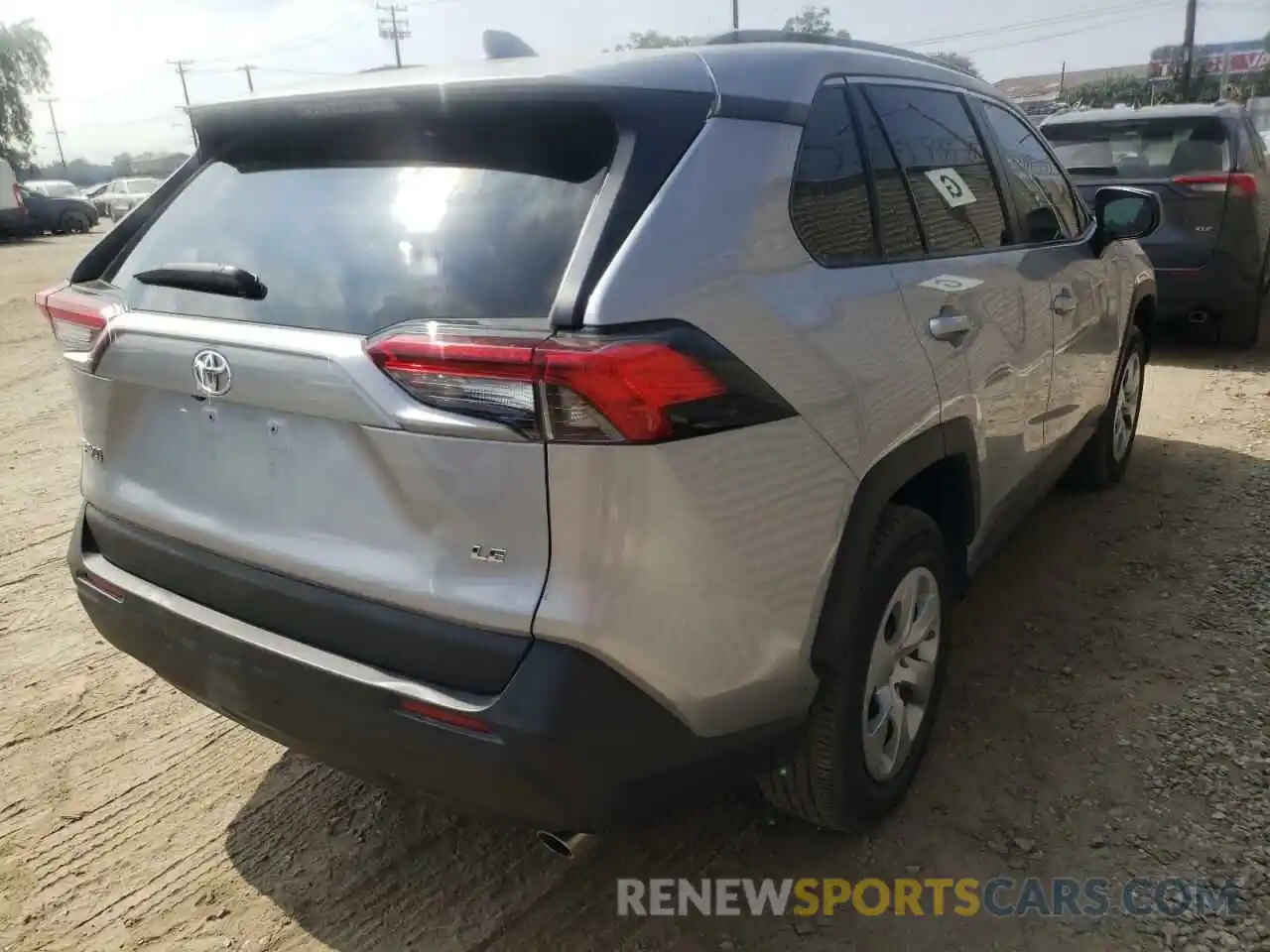 4 Photograph of a damaged car 2T3H1RFV2MC094411 TOYOTA RAV4 2021