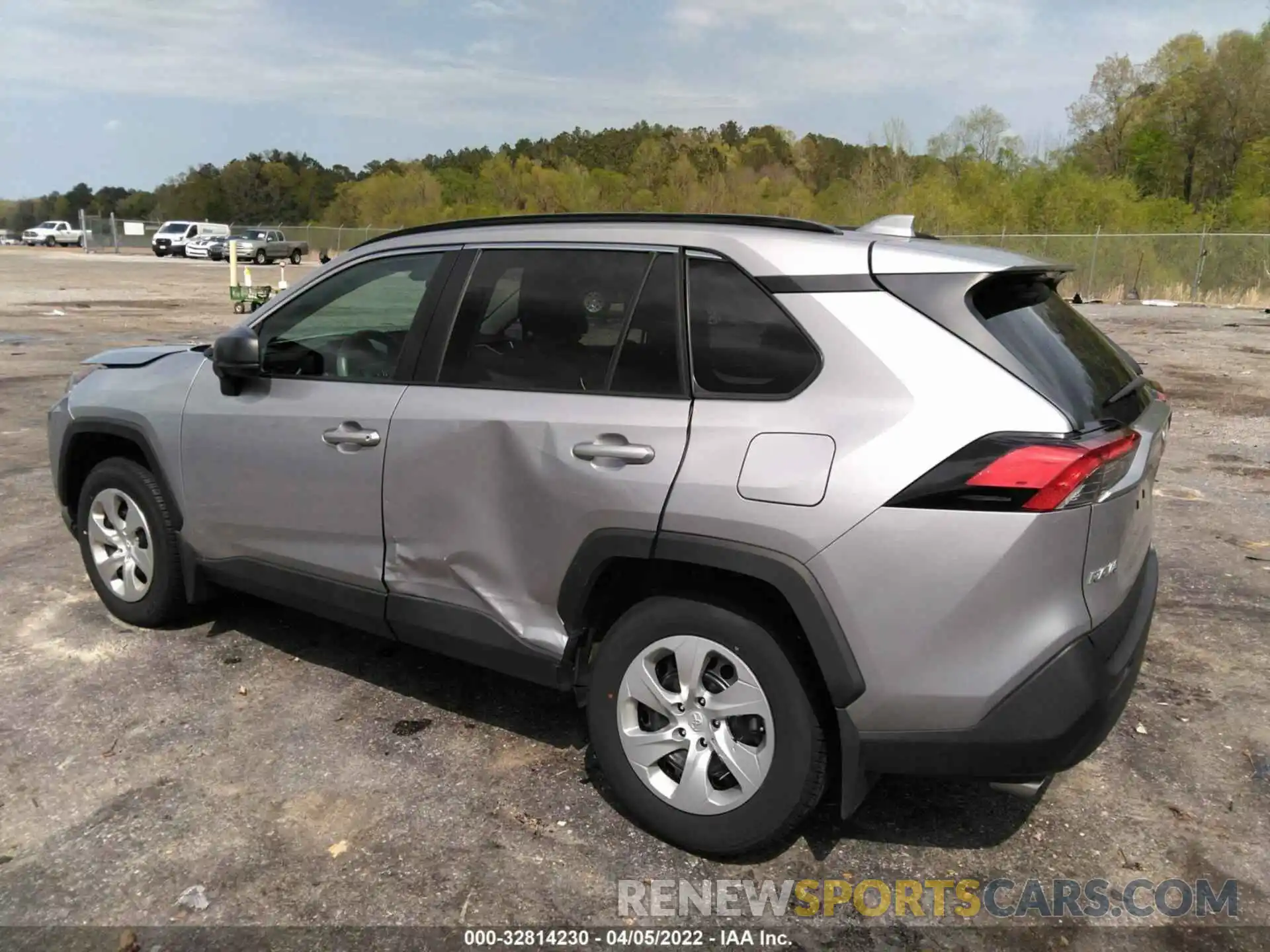 3 Photograph of a damaged car 2T3H1RFV2MC098975 TOYOTA RAV4 2021