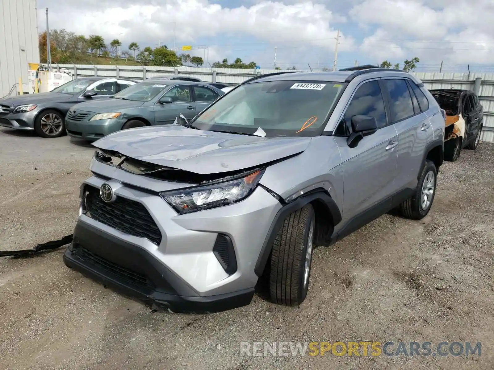 2 Photograph of a damaged car 2T3H1RFV2MC101518 TOYOTA RAV4 2021