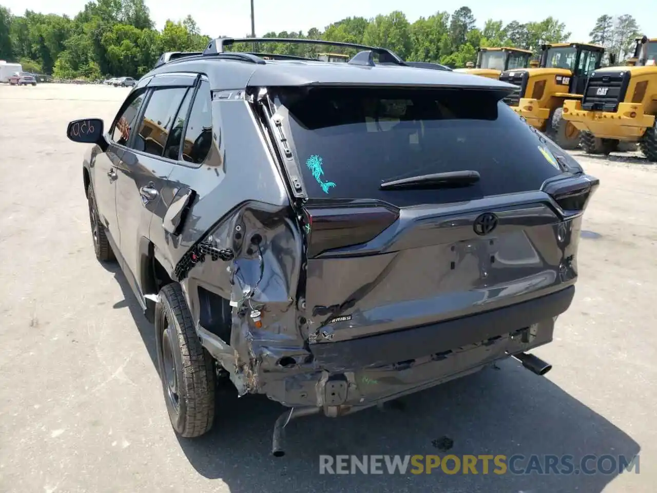 3 Photograph of a damaged car 2T3H1RFV2MC110025 TOYOTA RAV4 2021