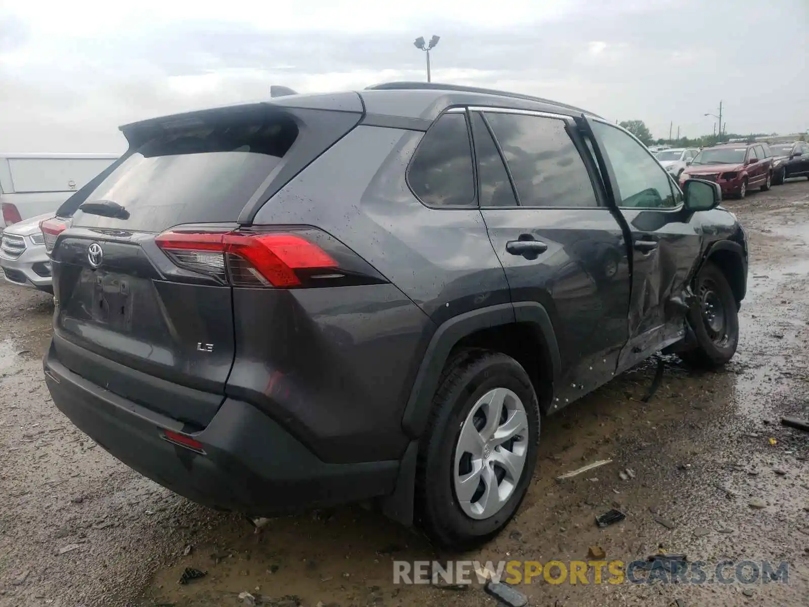 4 Photograph of a damaged car 2T3H1RFV2MC115841 TOYOTA RAV4 2021