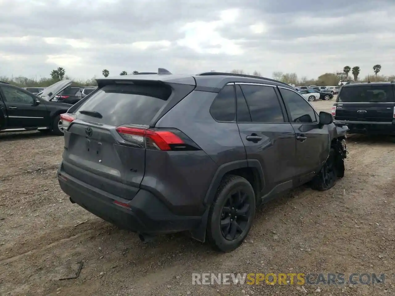 4 Photograph of a damaged car 2T3H1RFV2MC116858 TOYOTA RAV4 2021