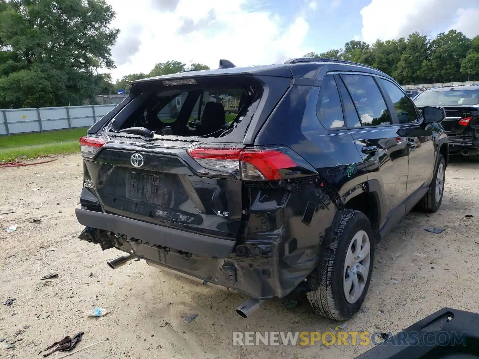 4 Photograph of a damaged car 2T3H1RFV2MC121980 TOYOTA RAV4 2021