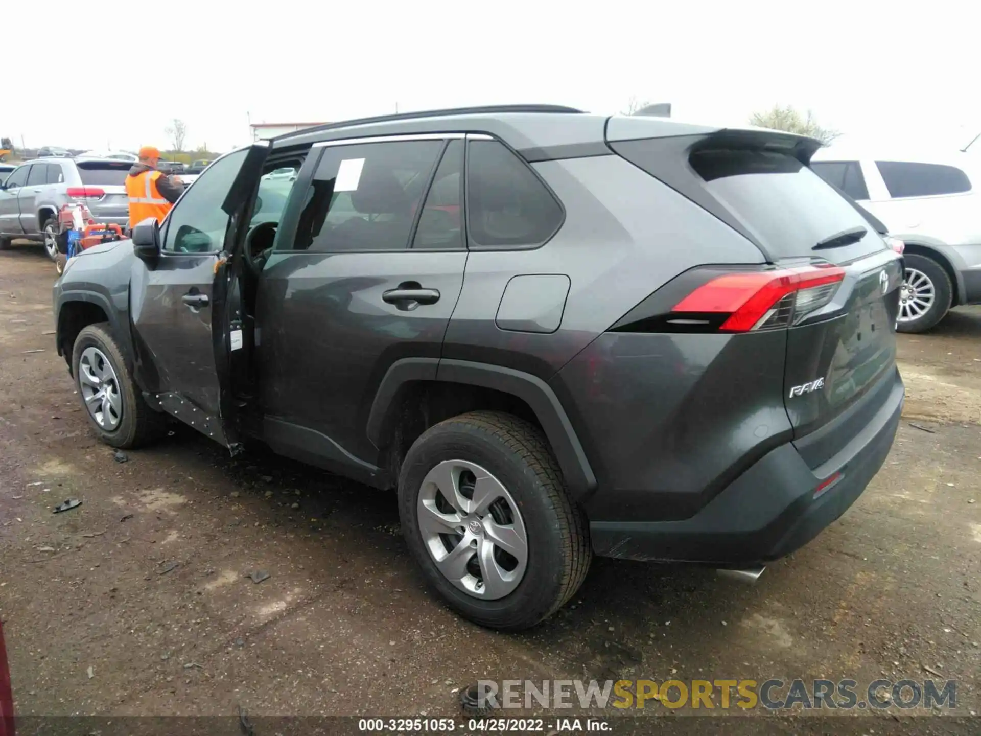 3 Photograph of a damaged car 2T3H1RFV2MC125088 TOYOTA RAV4 2021