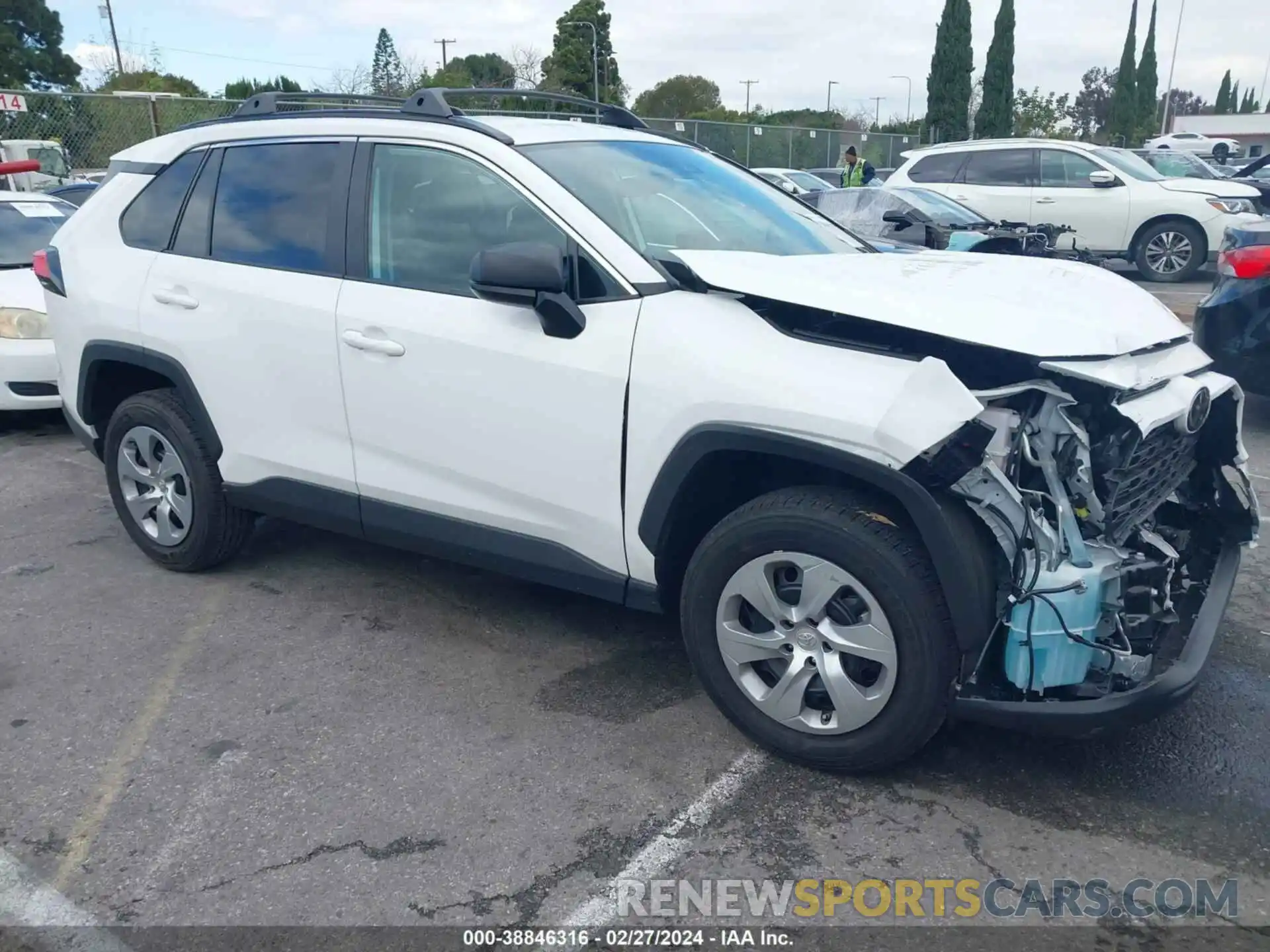 1 Photograph of a damaged car 2T3H1RFV2MC135720 TOYOTA RAV4 2021