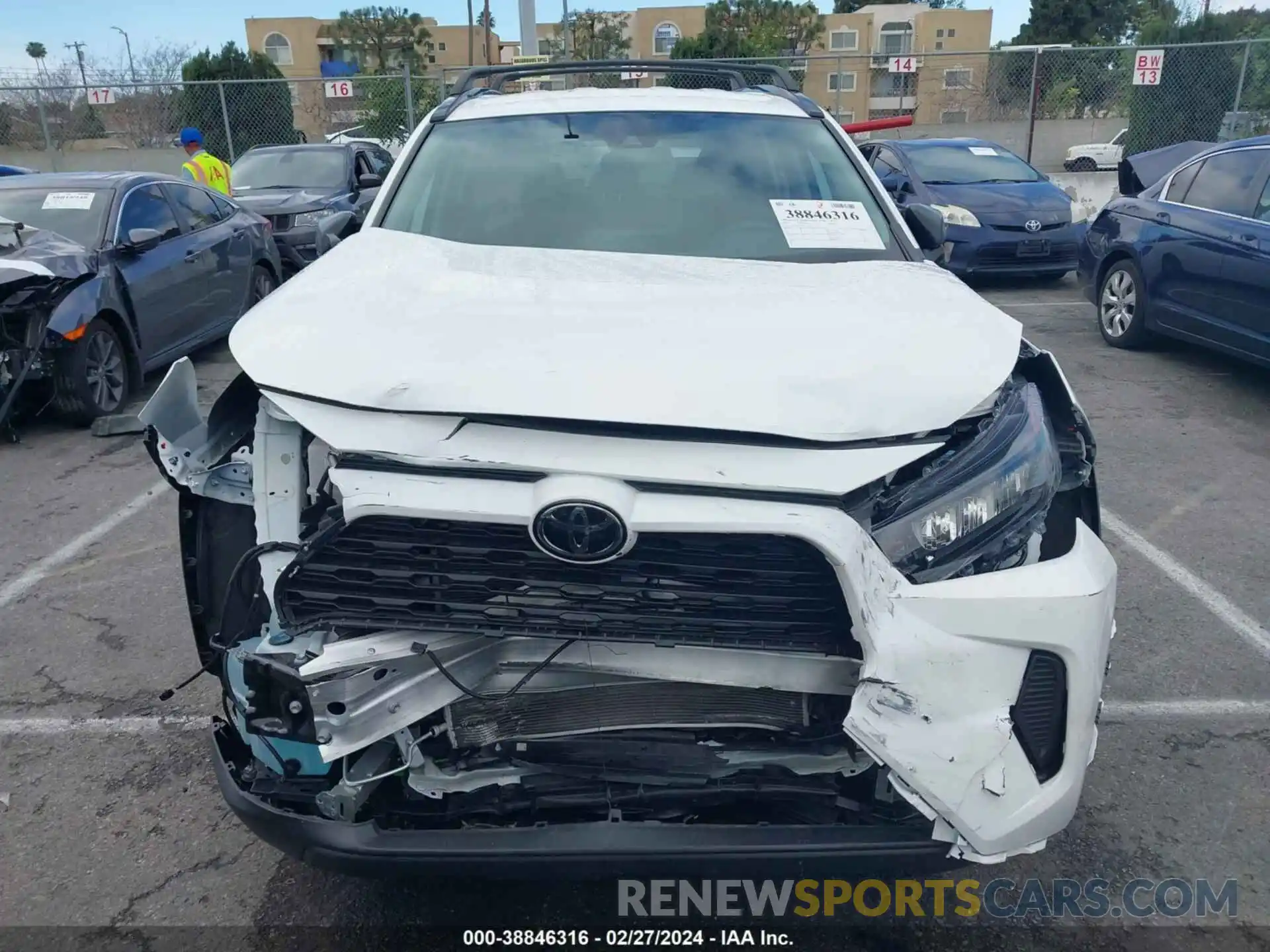 13 Photograph of a damaged car 2T3H1RFV2MC135720 TOYOTA RAV4 2021