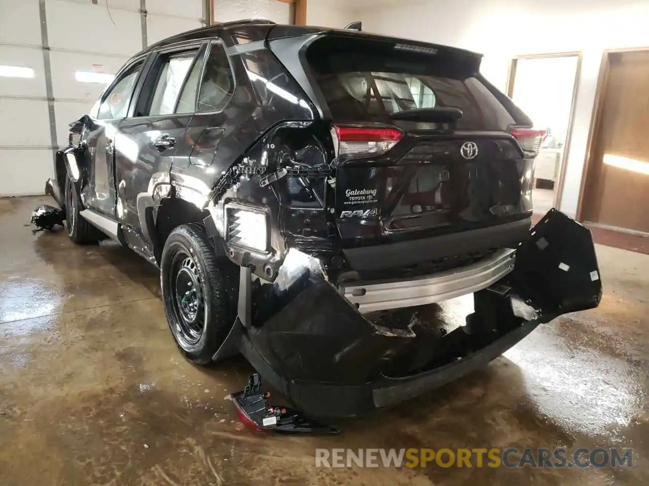 3 Photograph of a damaged car 2T3H1RFV2MW105230 TOYOTA RAV4 2021