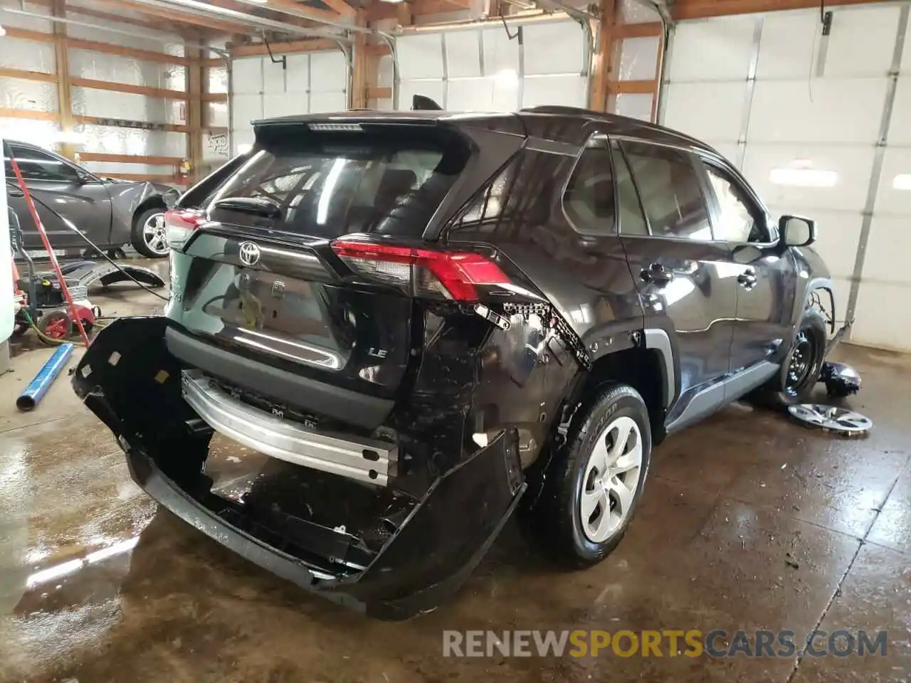 4 Photograph of a damaged car 2T3H1RFV2MW105230 TOYOTA RAV4 2021