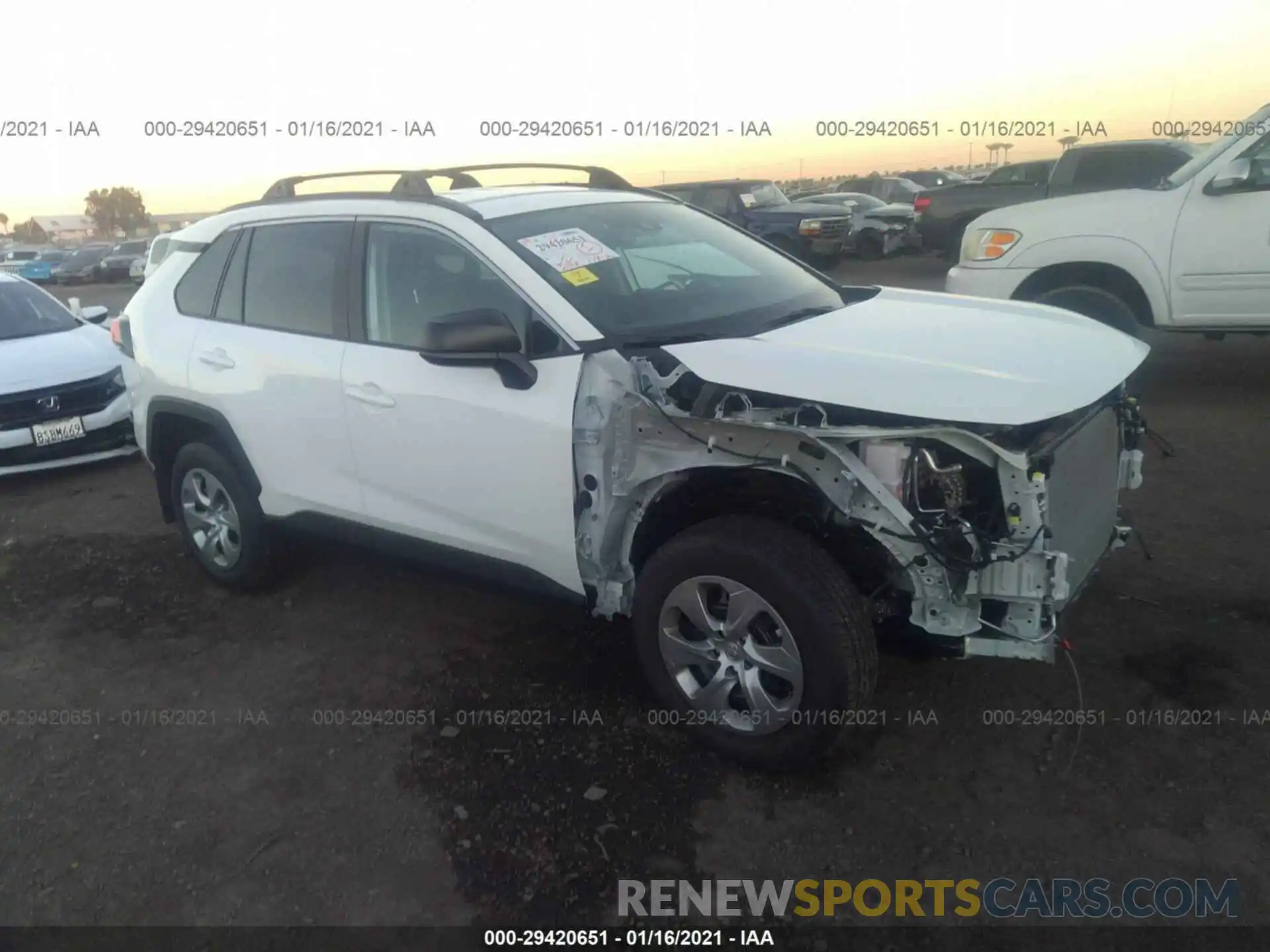 1 Photograph of a damaged car 2T3H1RFV2MW109536 TOYOTA RAV4 2021