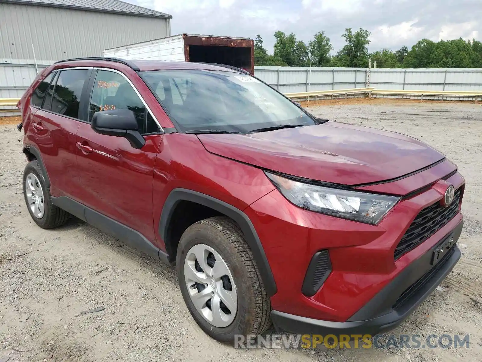 1 Photograph of a damaged car 2T3H1RFV2MW114865 TOYOTA RAV4 2021