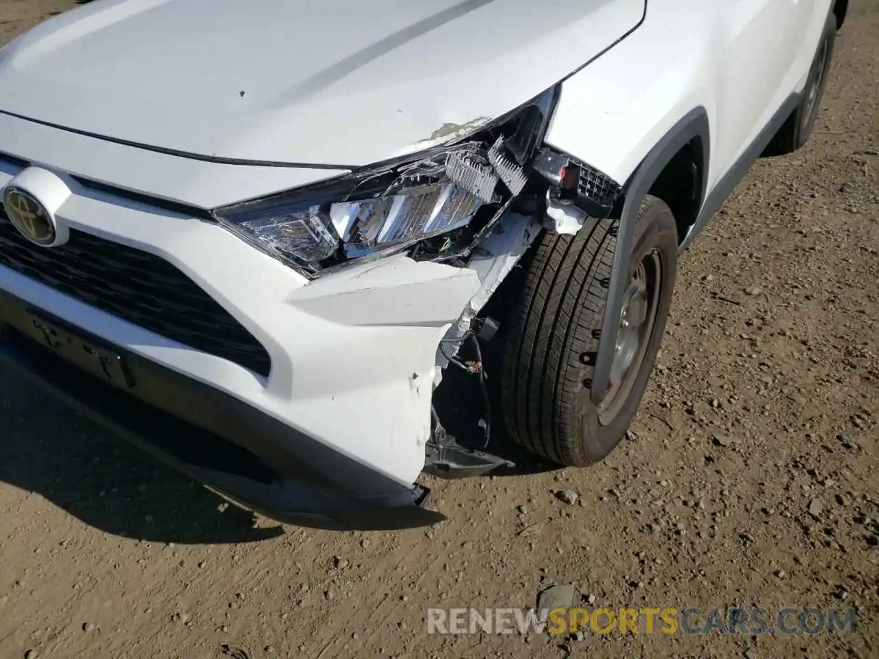 9 Photograph of a damaged car 2T3H1RFV2MW121377 TOYOTA RAV4 2021