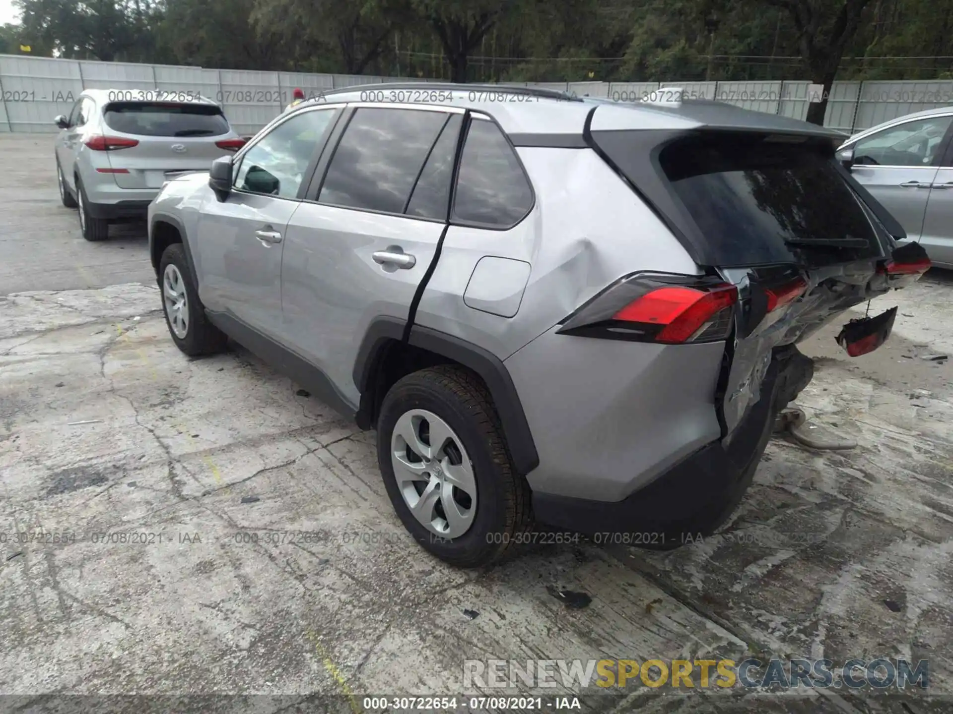 3 Фотография поврежденного автомобиля 2T3H1RFV2MW129141 TOYOTA RAV4 2021