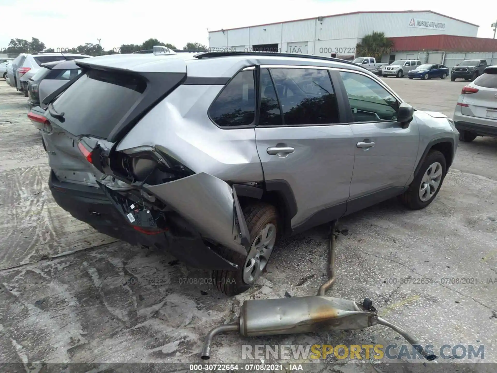 4 Photograph of a damaged car 2T3H1RFV2MW129141 TOYOTA RAV4 2021