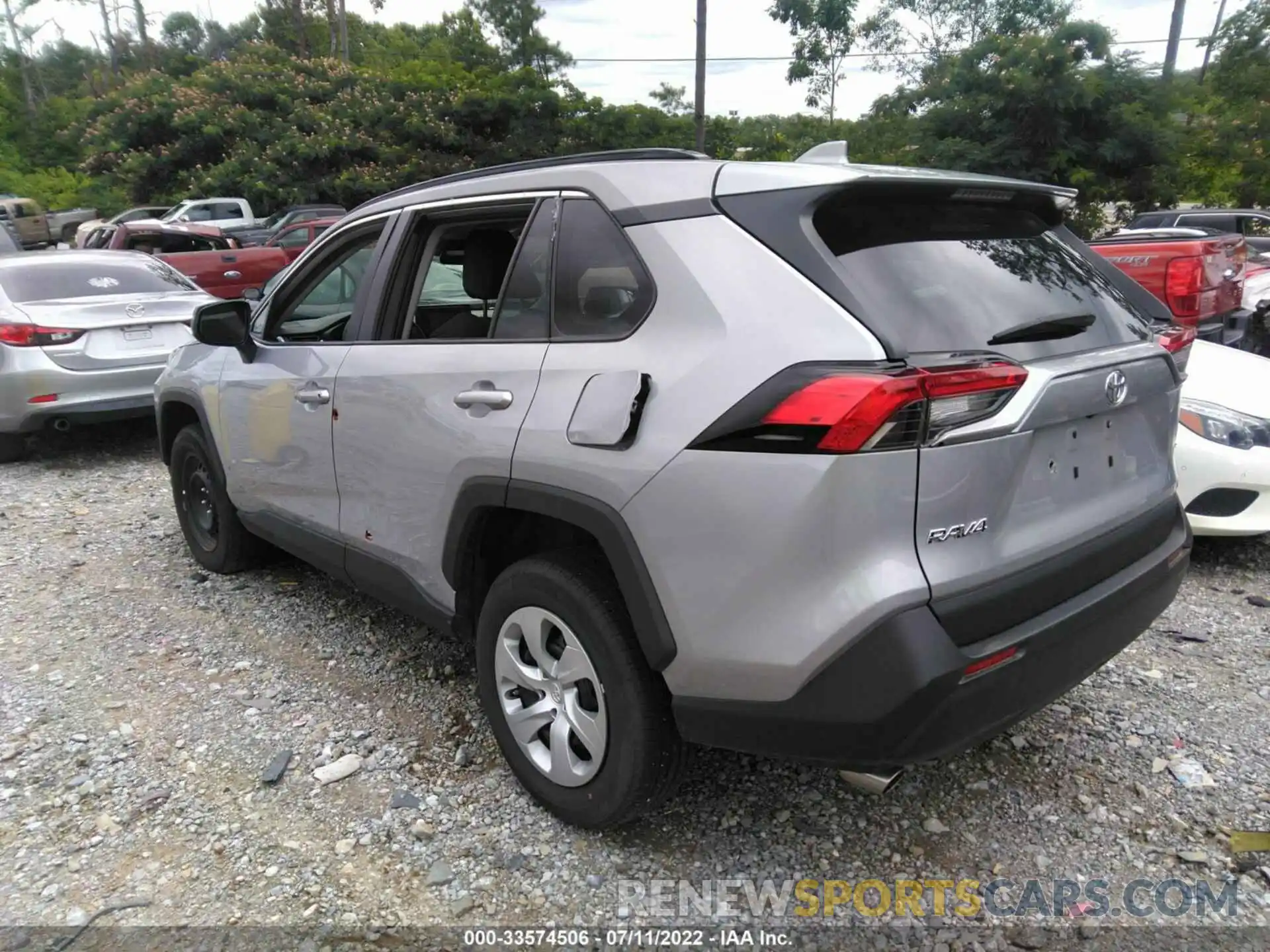 3 Photograph of a damaged car 2T3H1RFV2MW134808 TOYOTA RAV4 2021