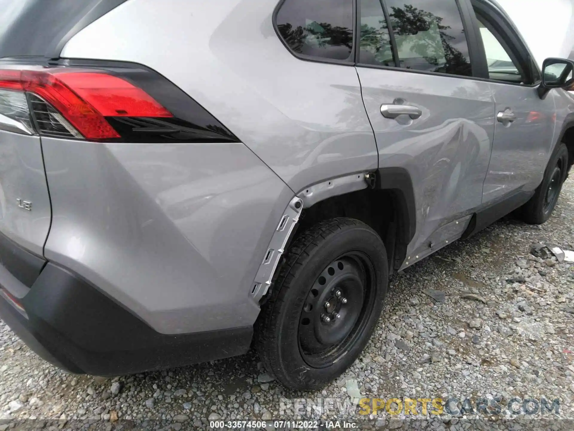 6 Photograph of a damaged car 2T3H1RFV2MW134808 TOYOTA RAV4 2021