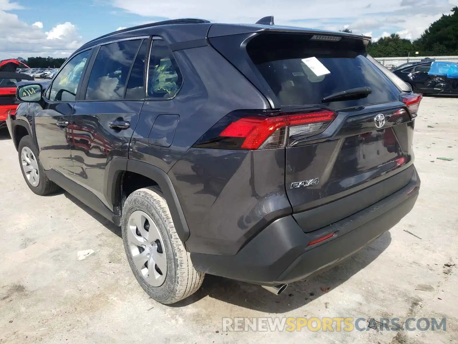 3 Photograph of a damaged car 2T3H1RFV2MW135070 TOYOTA RAV4 2021