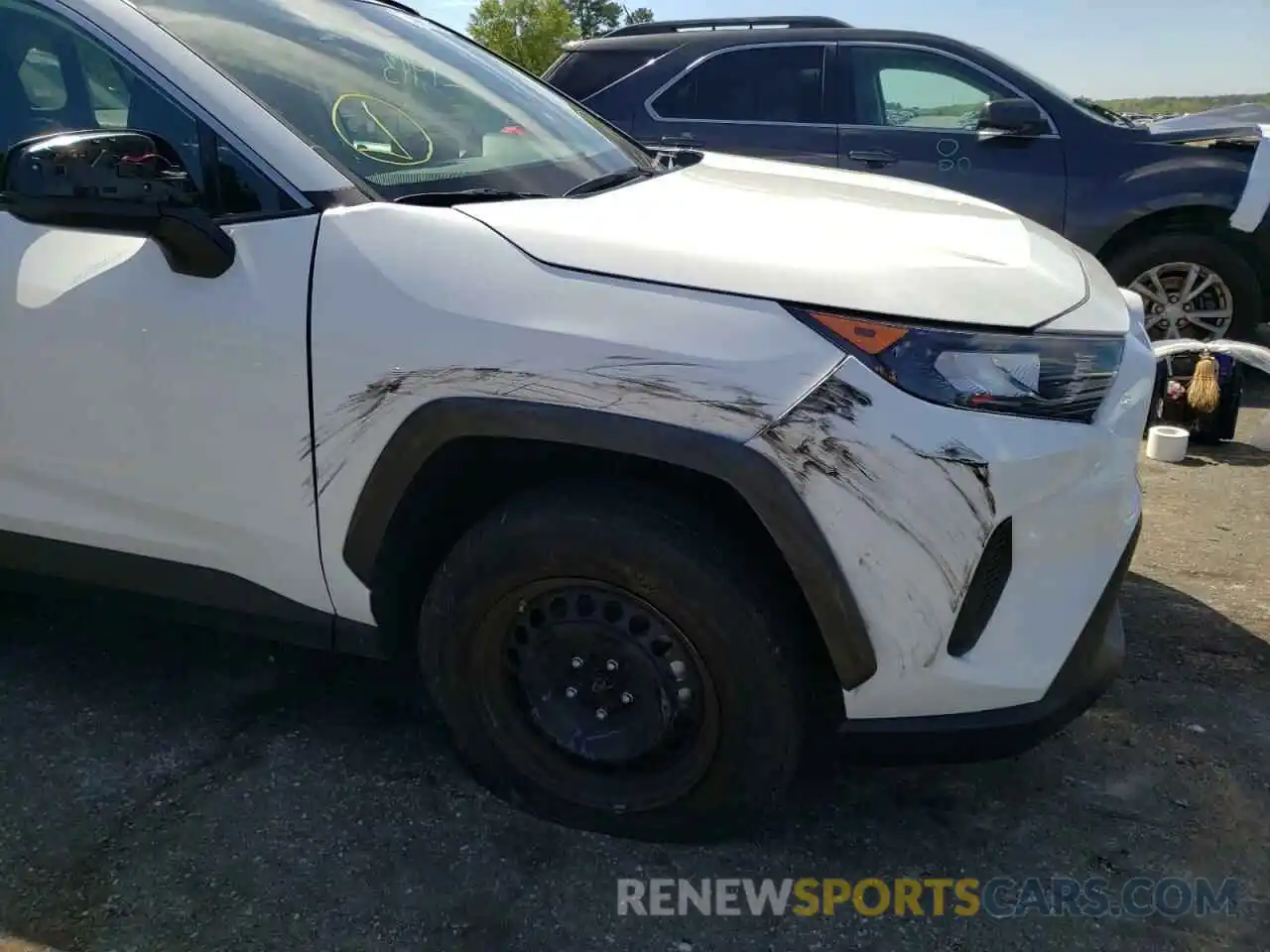 9 Photograph of a damaged car 2T3H1RFV2MW142360 TOYOTA RAV4 2021