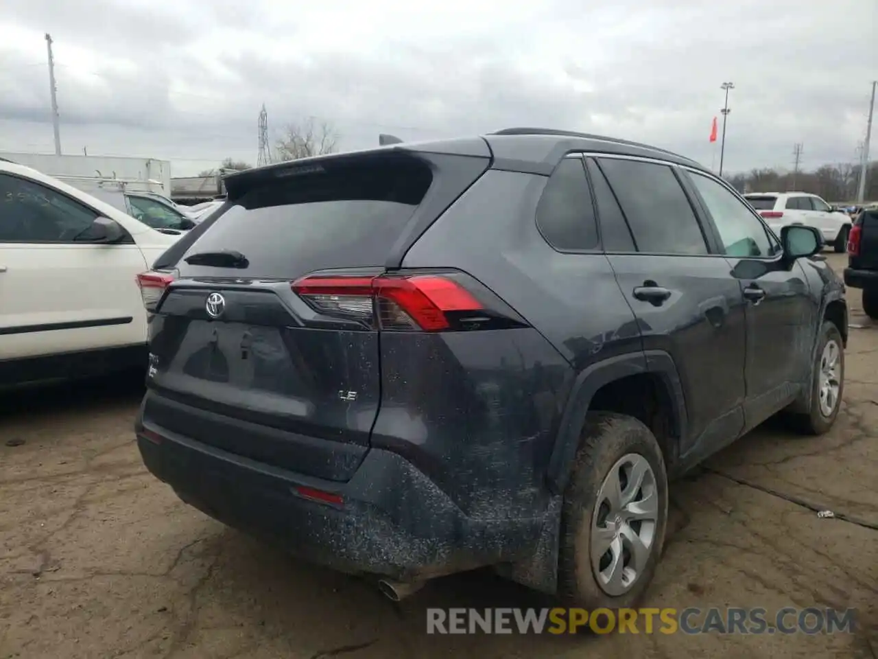 4 Photograph of a damaged car 2T3H1RFV3MC094143 TOYOTA RAV4 2021